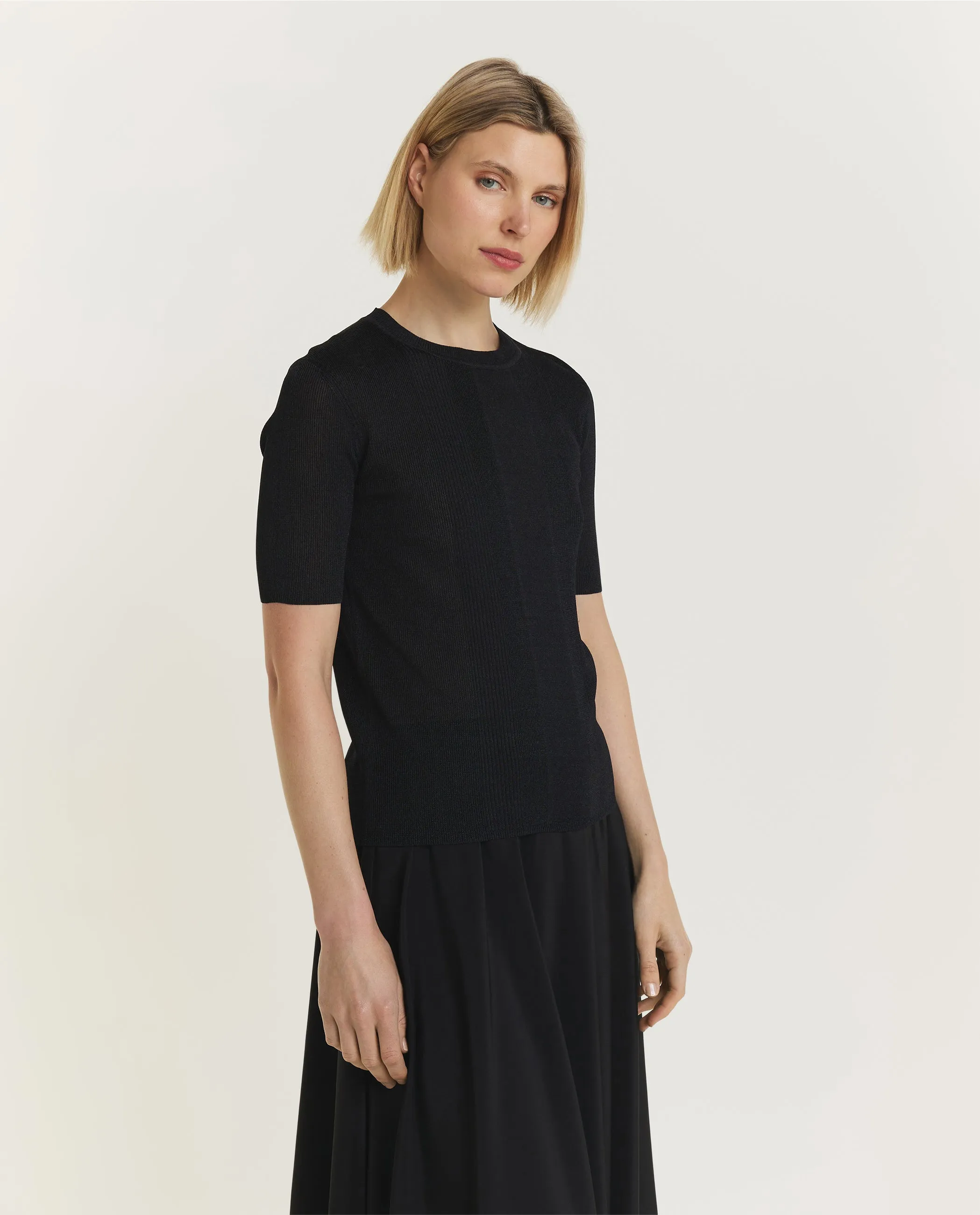 Crisp Rayon T-Shirt - Donkerblauw sold by Pauw Amsterdam product image thumbnail 4