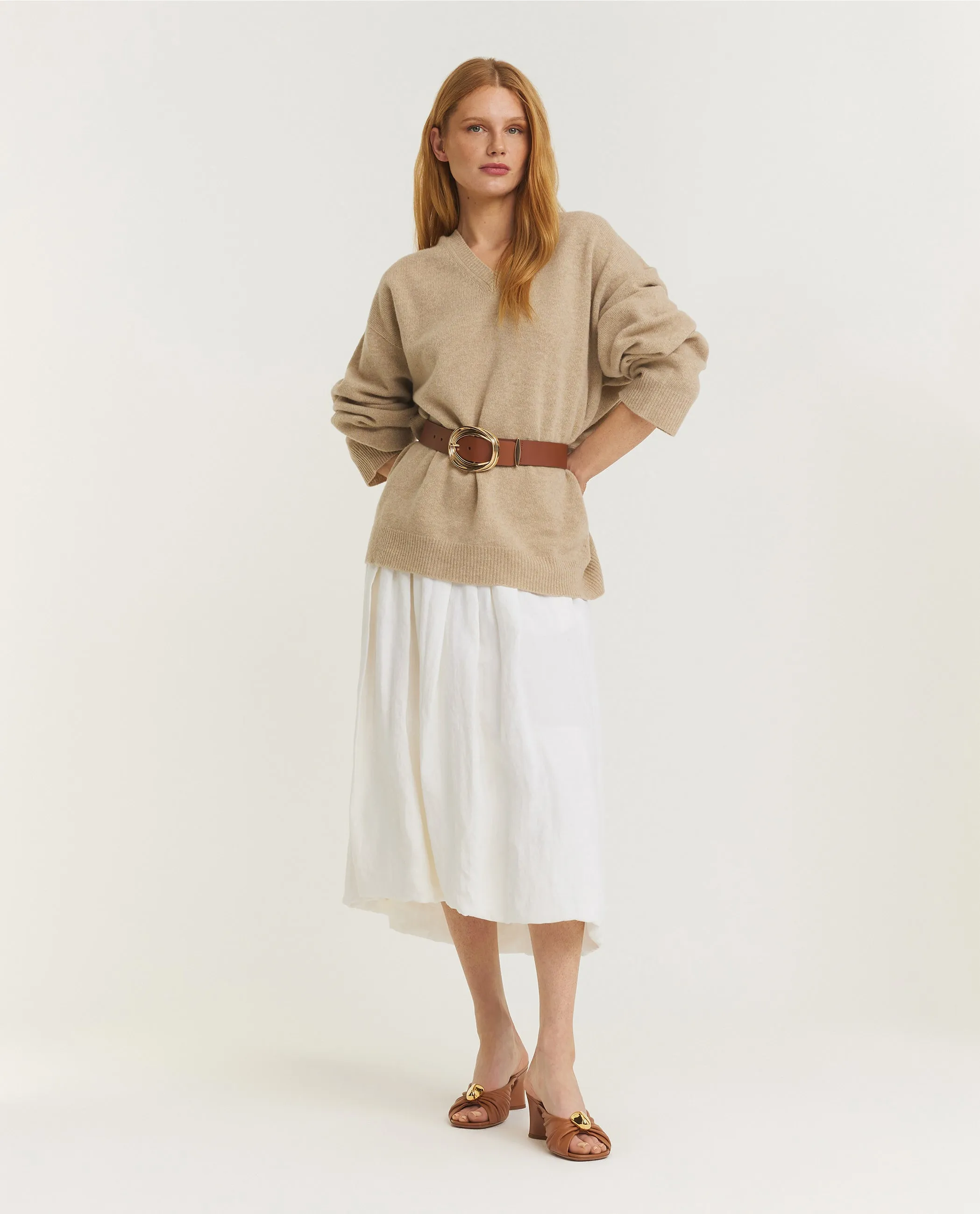 Relaxed V-Hals Sweater - Lichtbruin sold by Pauw Amsterdam product image thumbnail 3