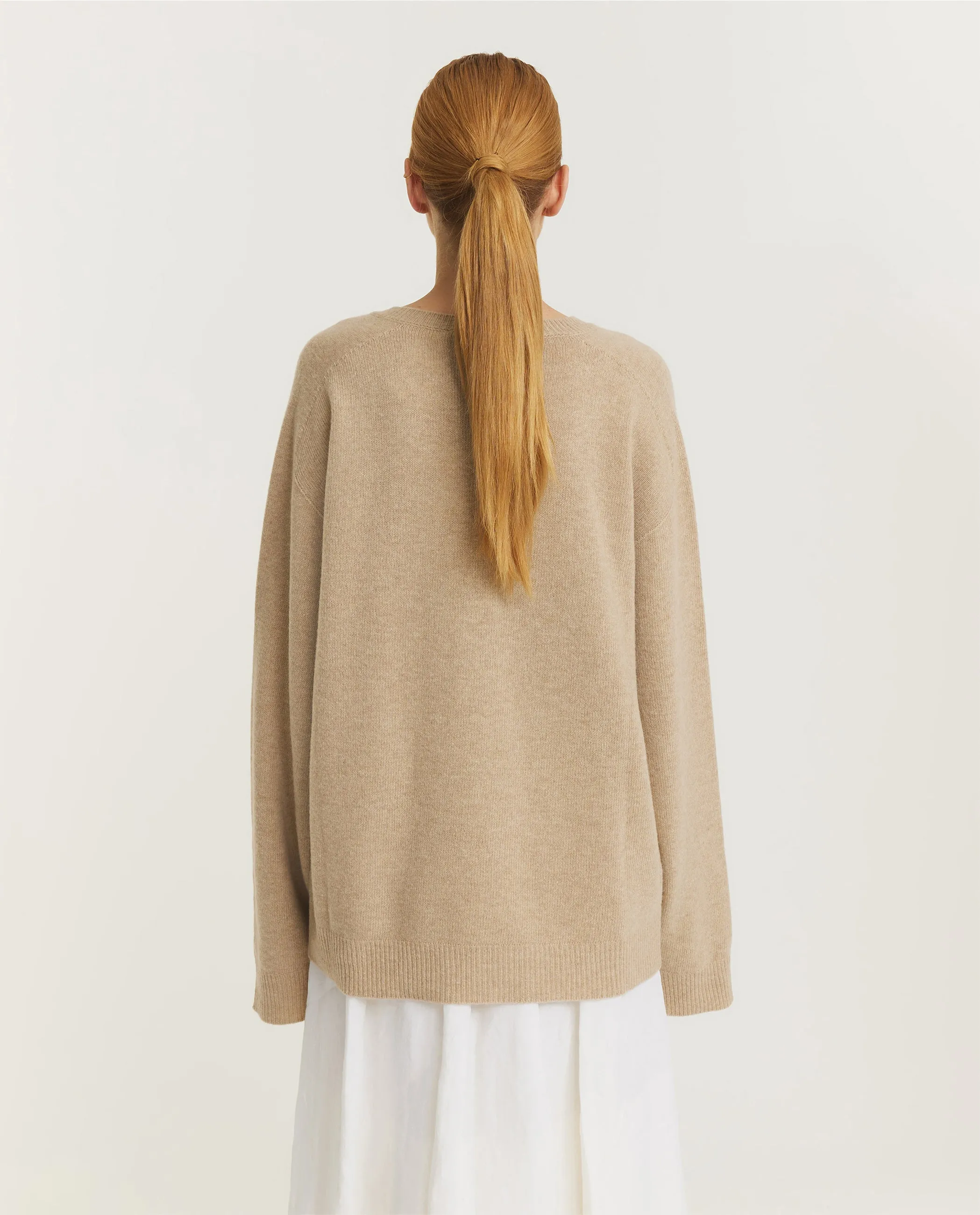 Relaxed V-Hals Sweater - Lichtbruin sold by Pauw Amsterdam product image thumbnail 5