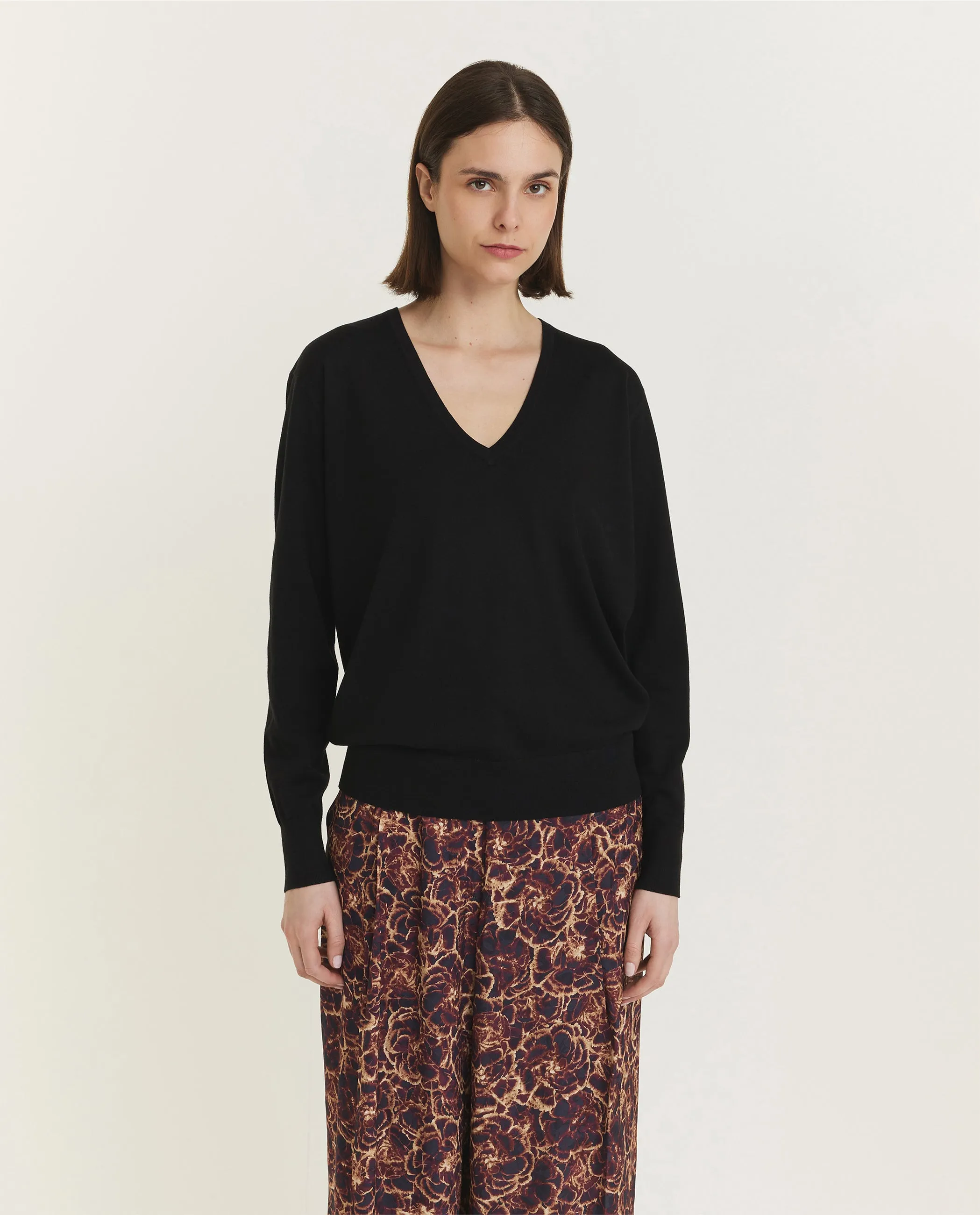 V-Neck Sweater - Zwart sold by Pauw Amsterdam