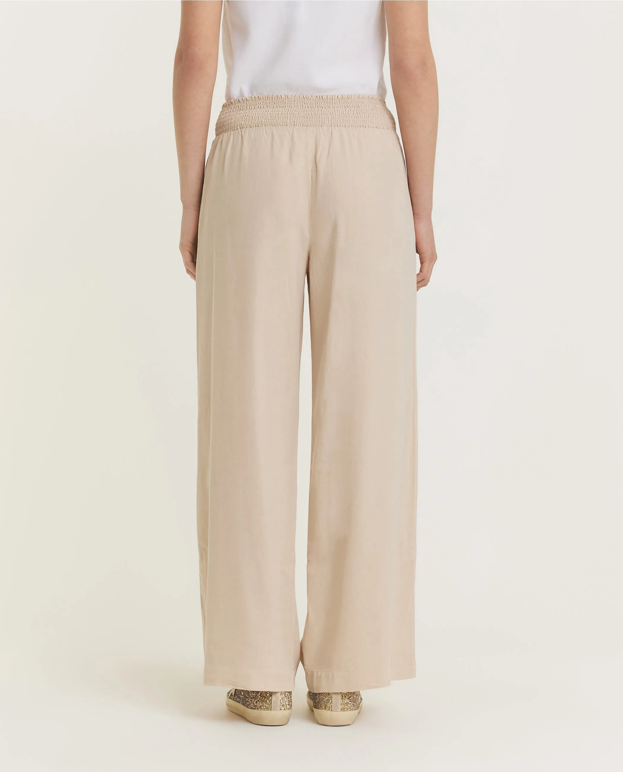 Soepele Wijde Broek - Lichtbruin sold by Pauw Amsterdam product image thumbnail 4