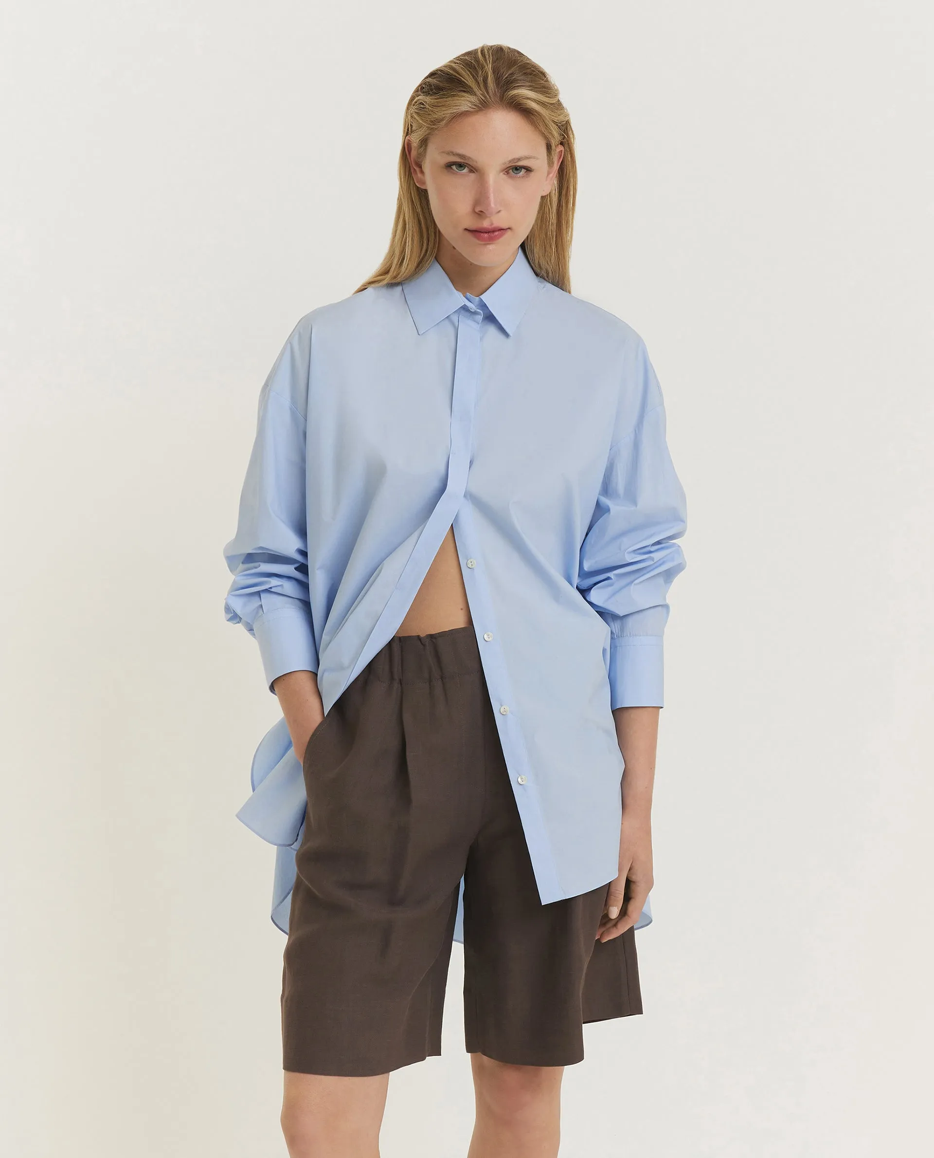 Wijde Katoenen Blouse - Lichtblauw sold by Pauw Amsterdam