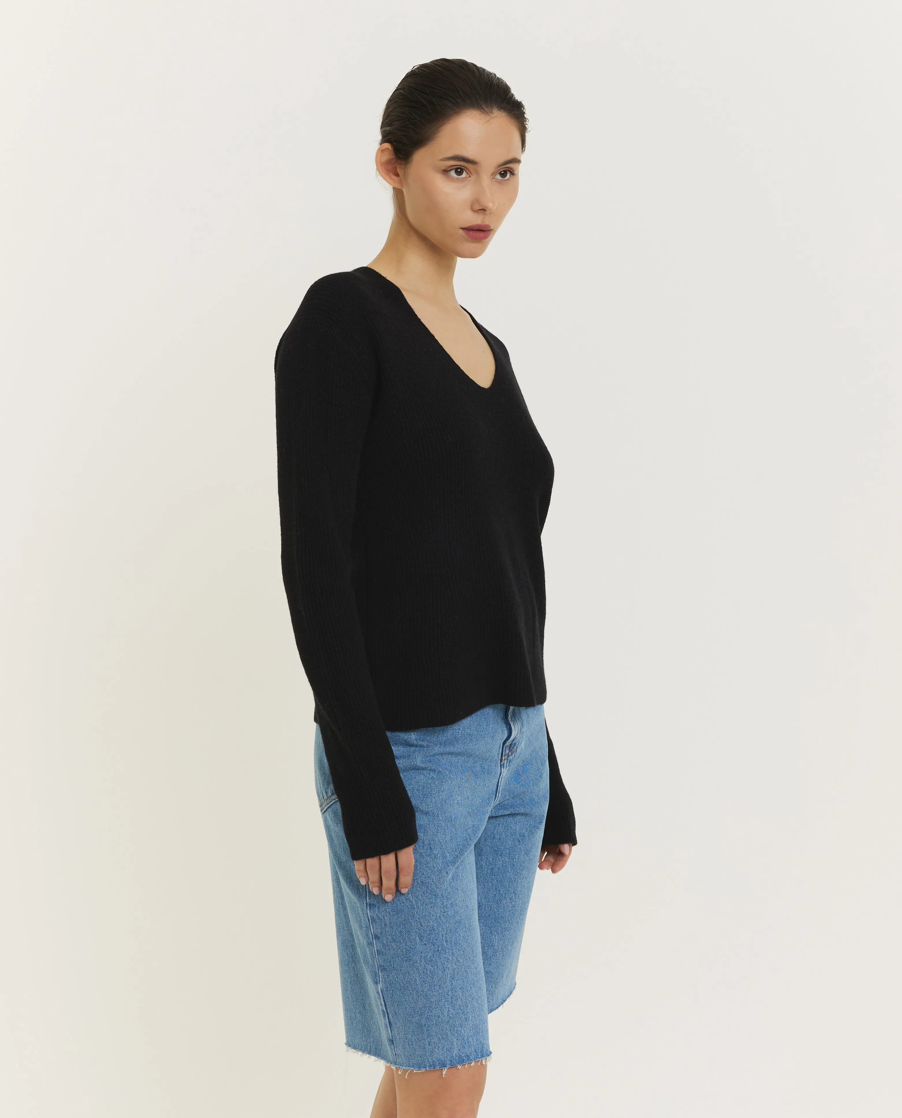 V-Neck Trui - Zwart sold by Pauw Amsterdam product image thumbnail 4