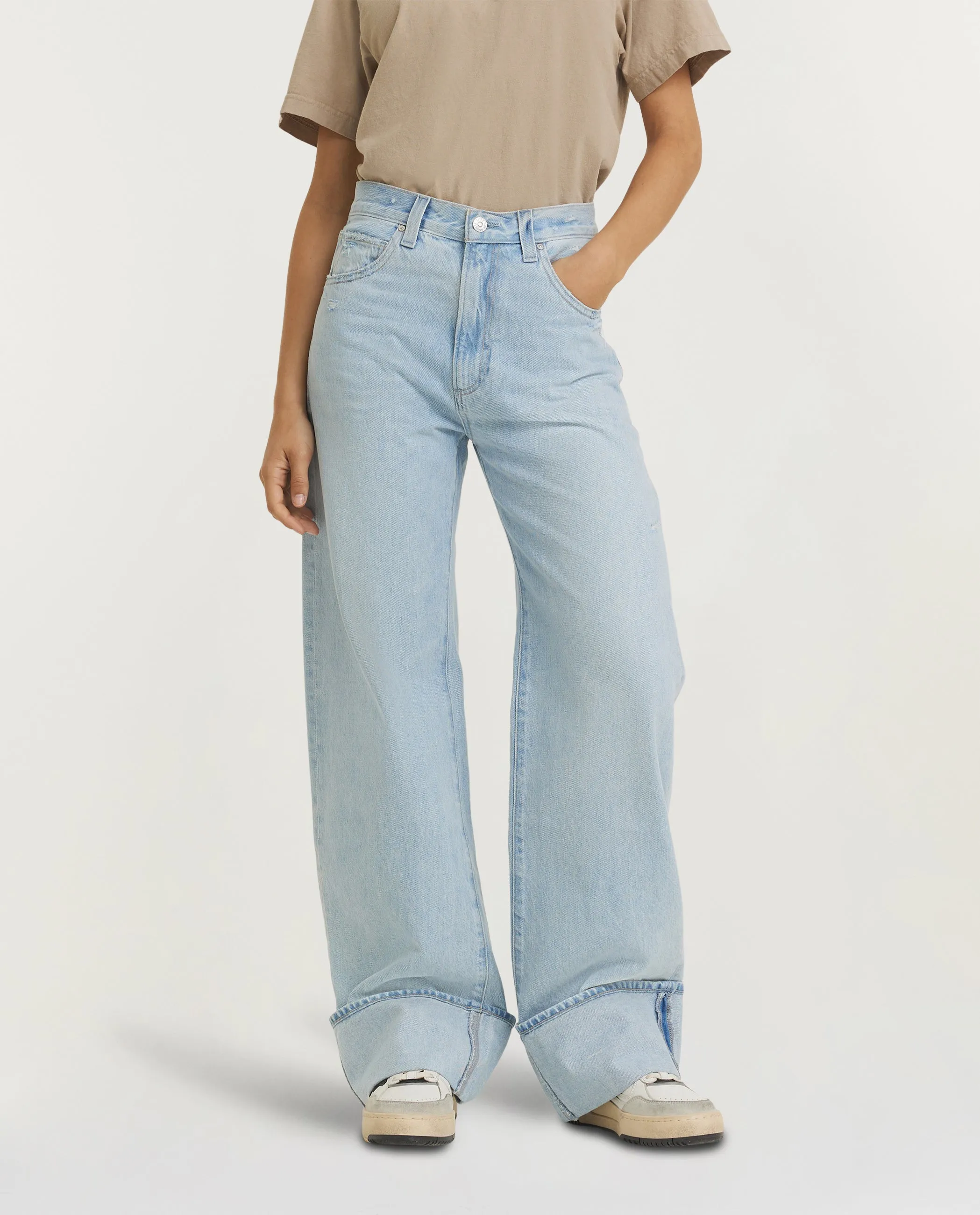 Arellia Distressed Jeans - Lichtblauw sold by Pauw Amsterdam product image thumbnail 2