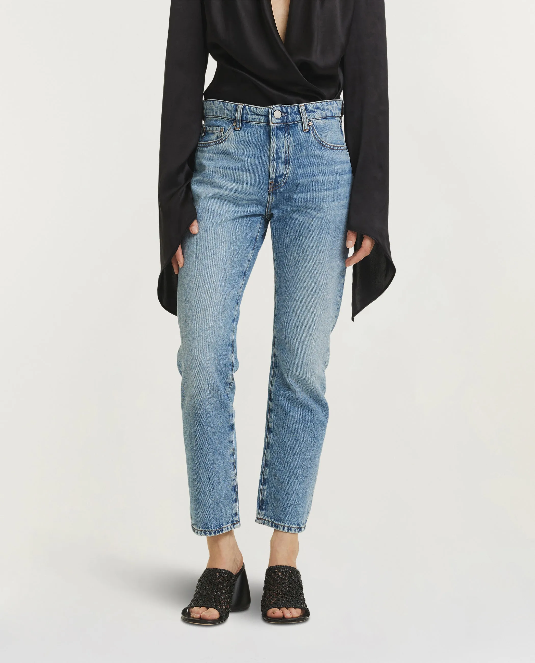 Straight Fit Spijkerbroek - Lichtblauw sold by Pauw Amsterdam product image thumbnail 2