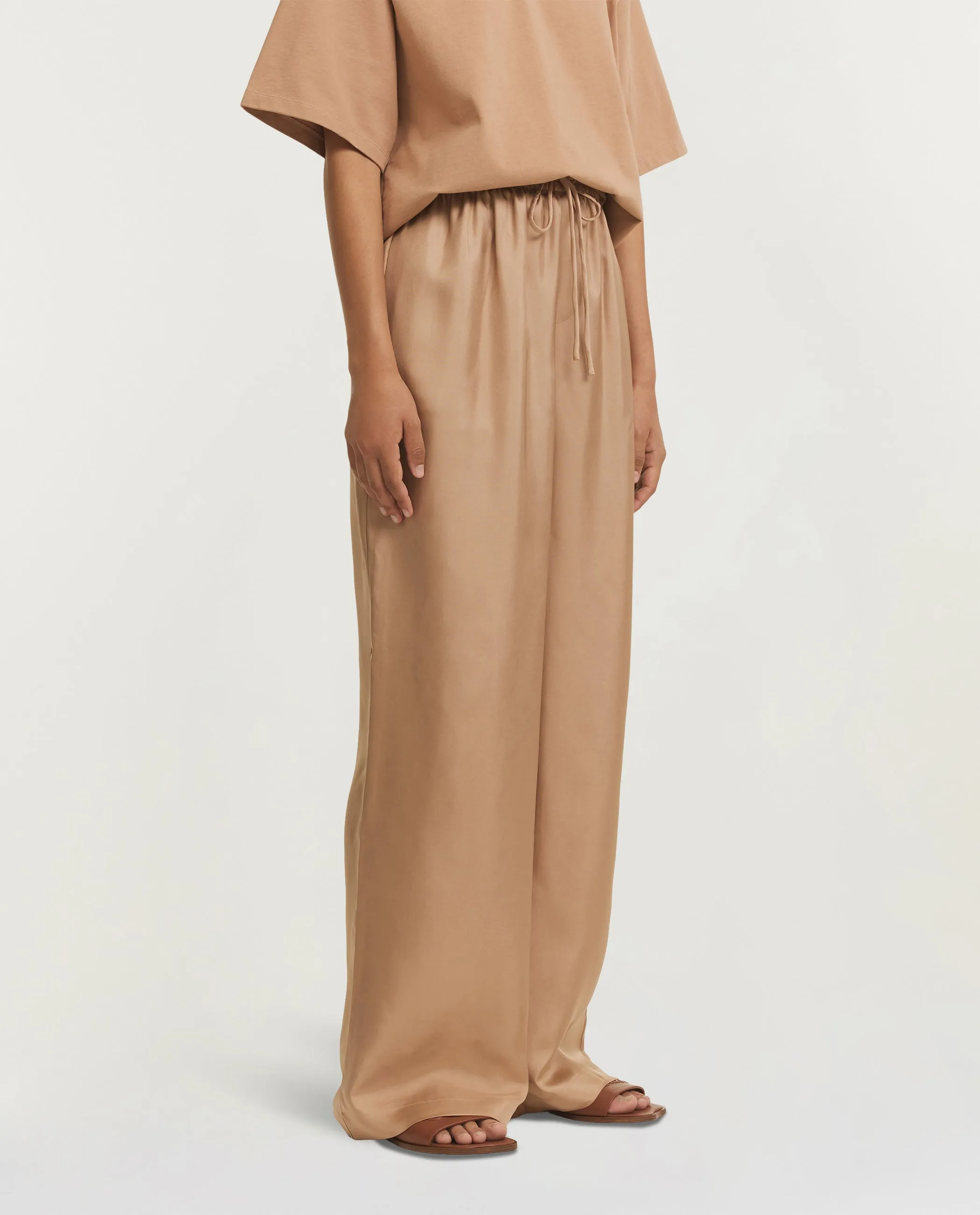 Zijden Wijde Broek - Lichtbruin sold by Pauw Amsterdam product image thumbnail 3