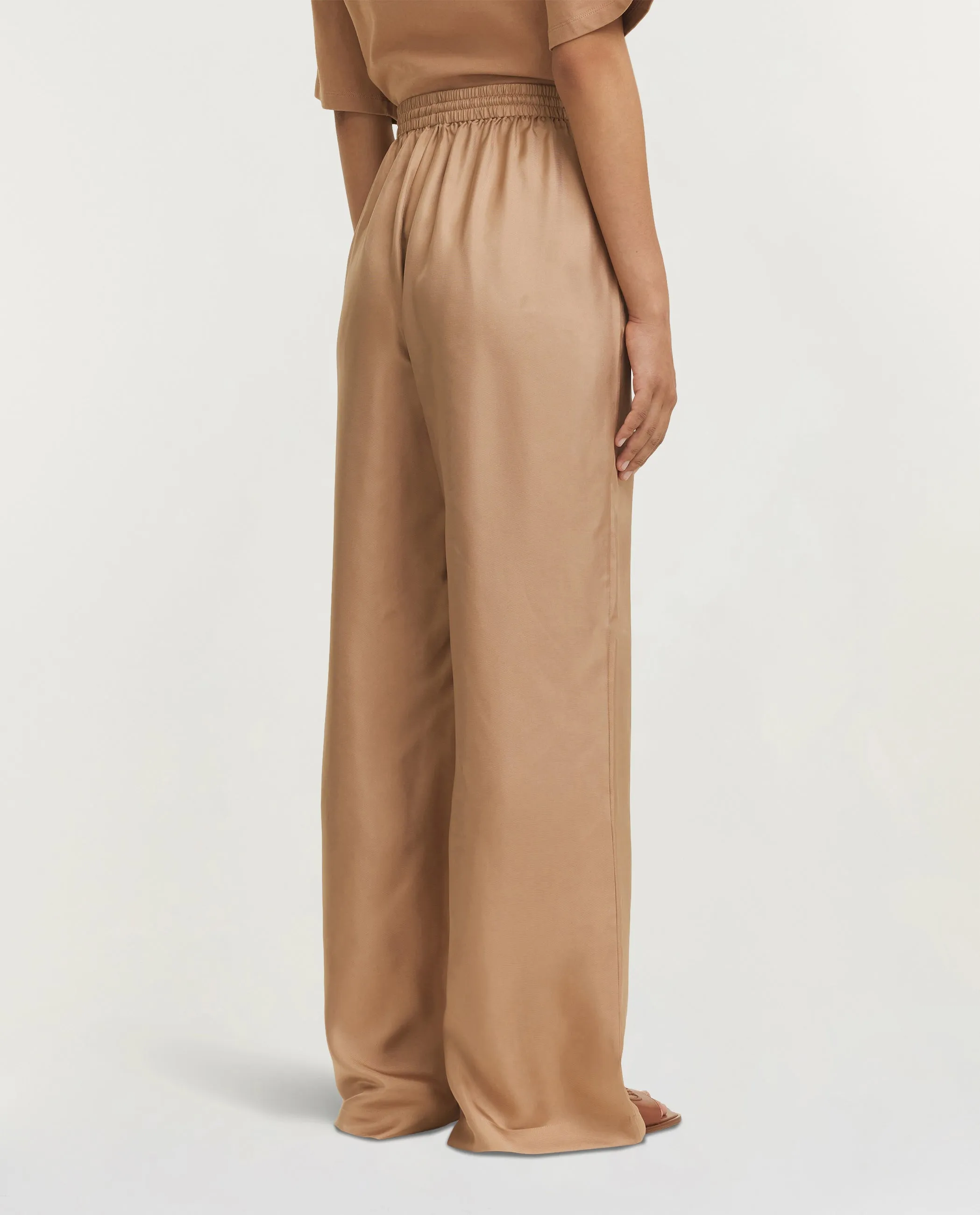 Zijden Wijde Broek - Lichtbruin sold by Pauw Amsterdam product image thumbnail 4