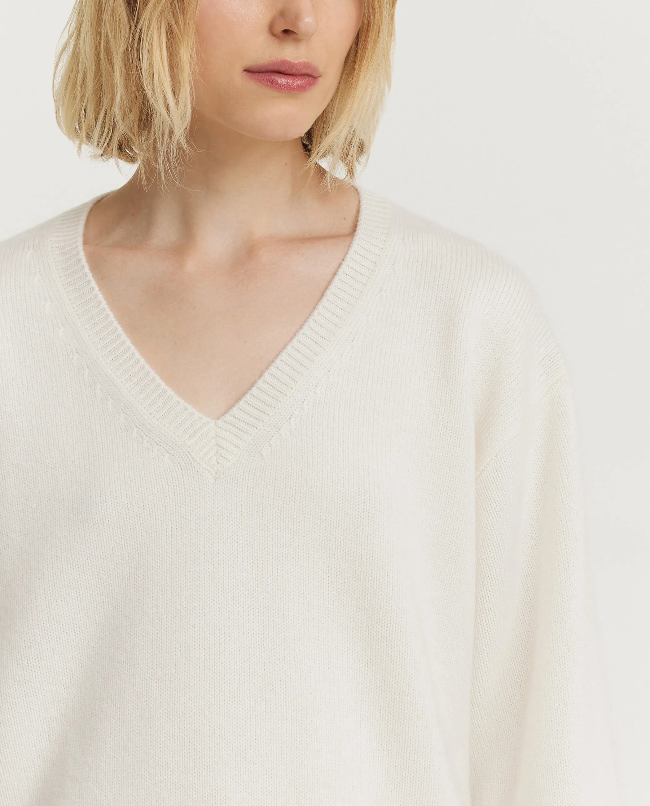 Cashmere V-Hals Trui - Ecru sold by Pauw Amsterdam product image thumbnail 2