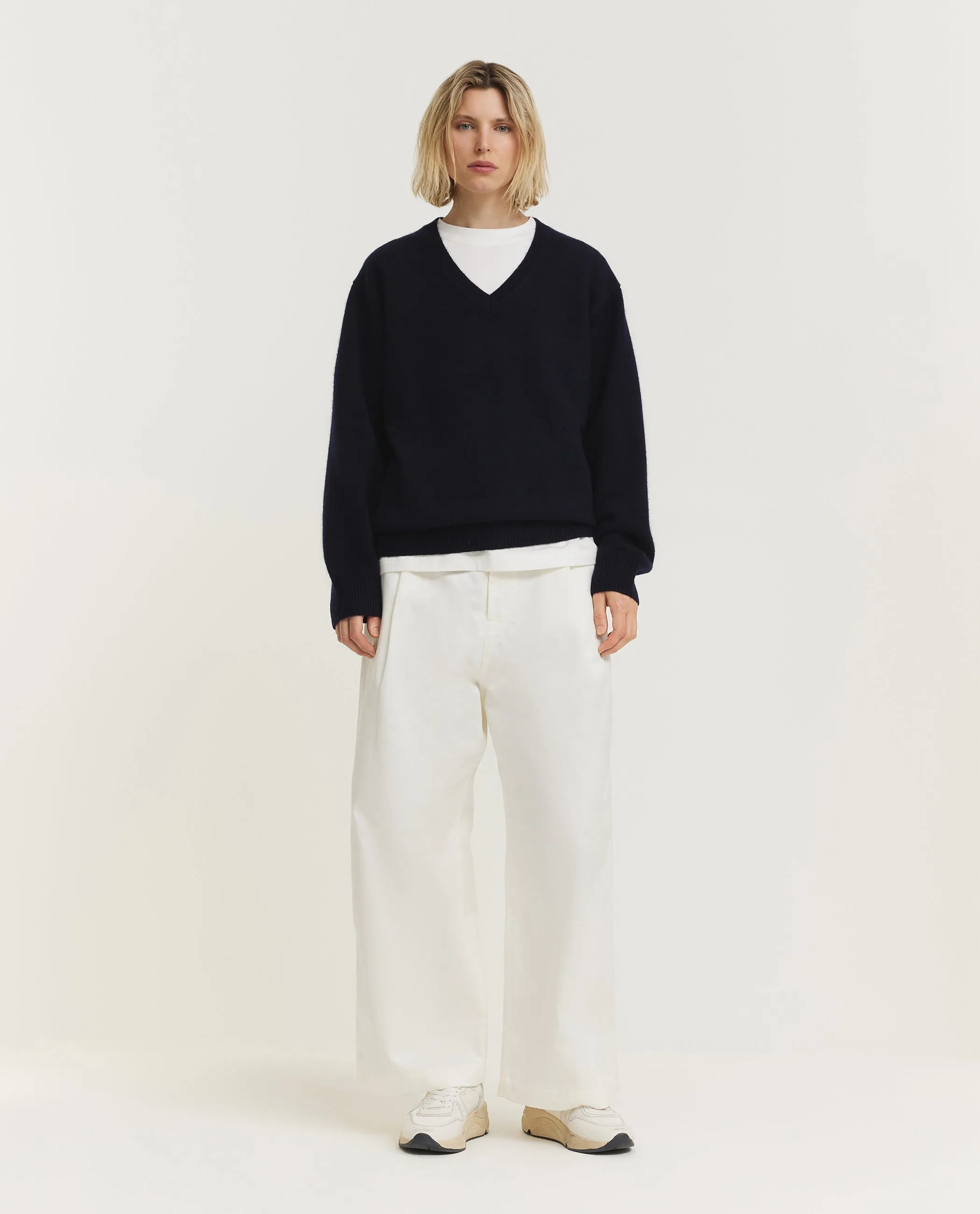 Cashmere V-Hals Trui - Donkerblauw sold by Pauw Amsterdam product image thumbnail 3