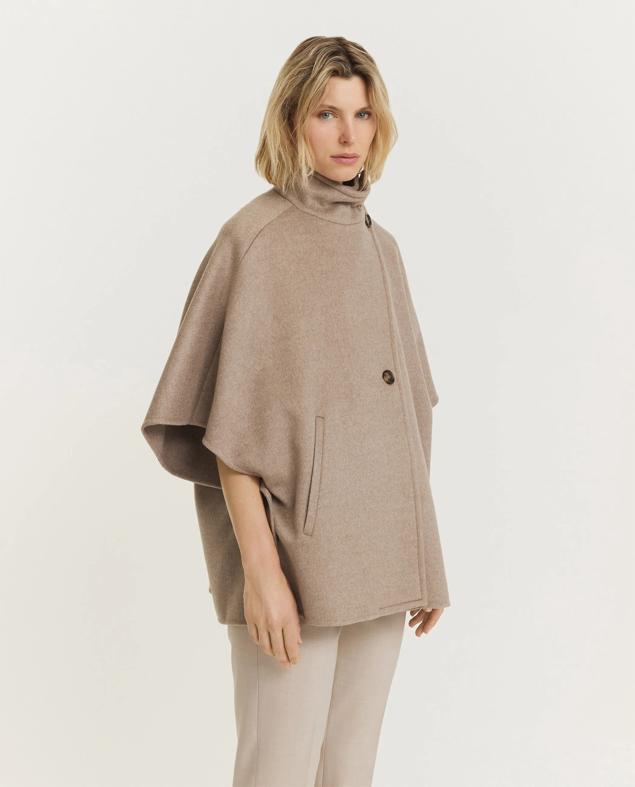 Derrik Cape - Lichtbruin sold by Pauw Amsterdam product image thumbnail 4