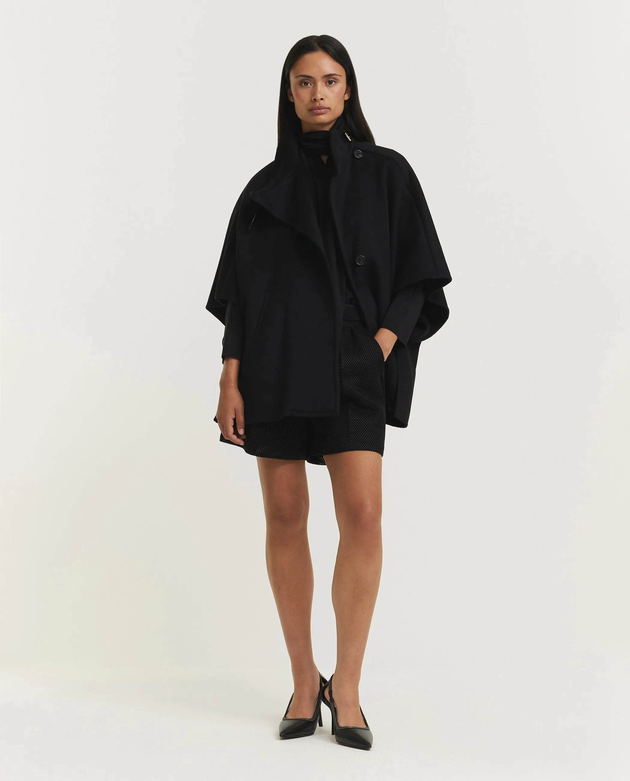 Derrik Cape - Zwart sold by Pauw Amsterdam product image thumbnail 3