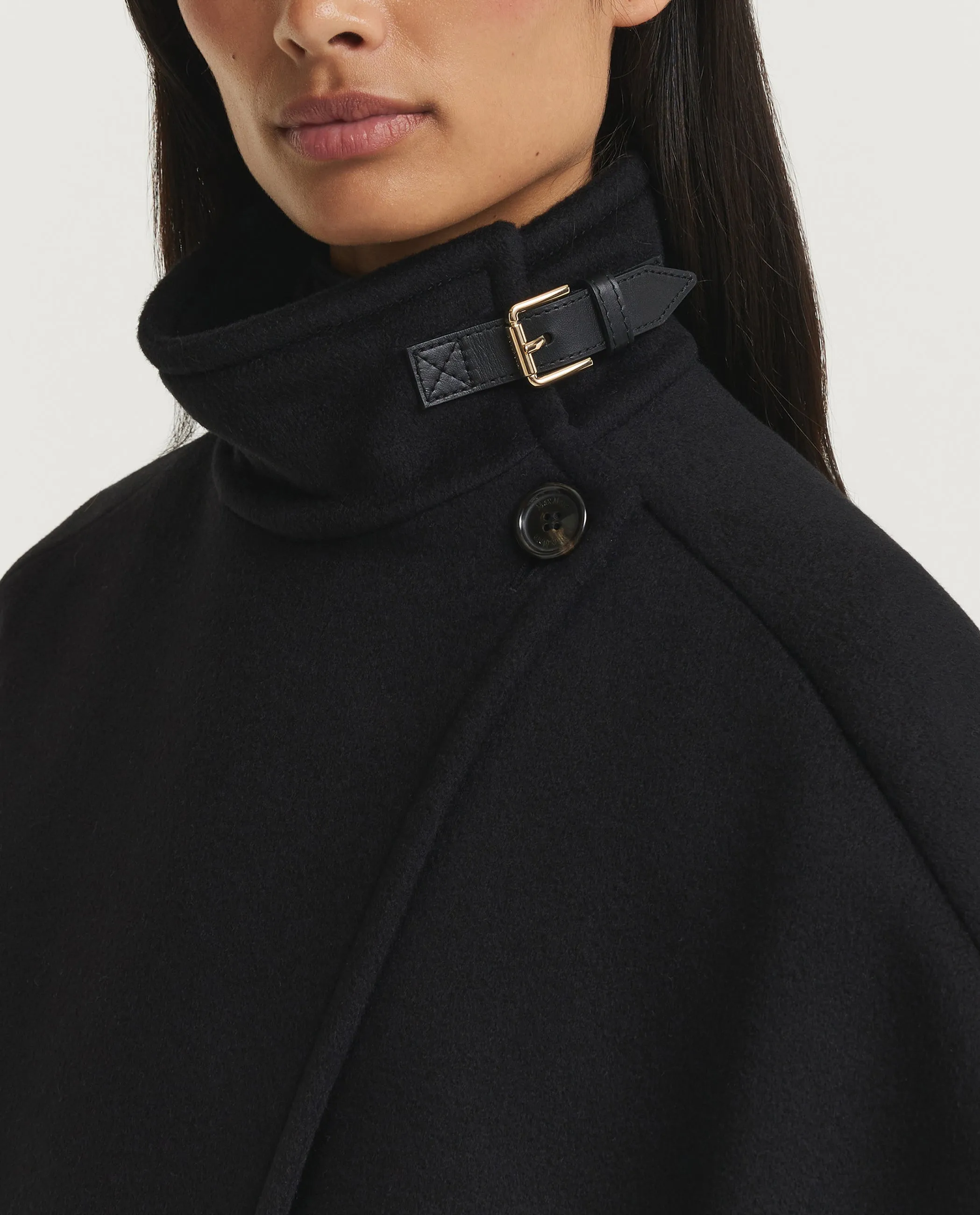 Derrik Cape - Zwart sold by Pauw Amsterdam product image thumbnail 2