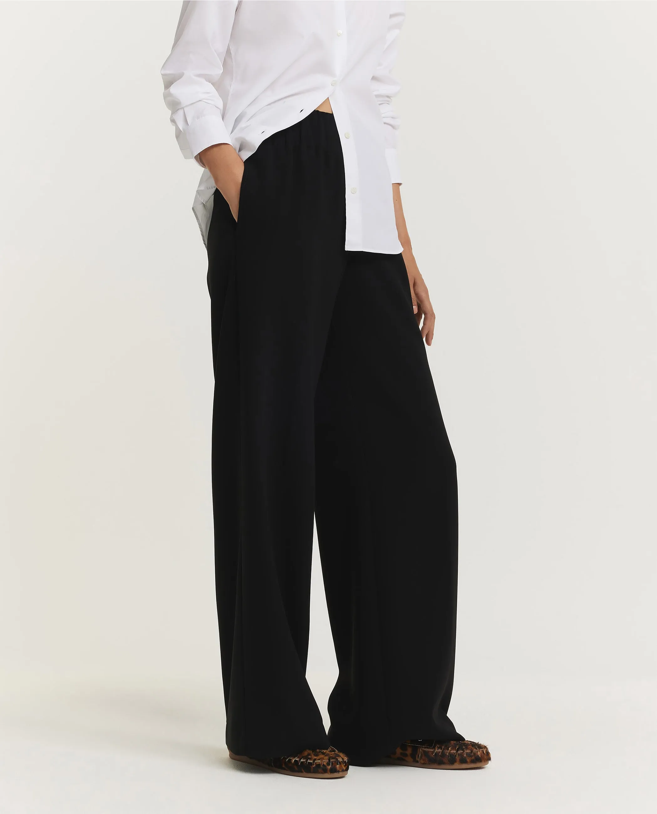 Wijde Fit Broek - Zwart sold by Pauw Amsterdam product image thumbnail 3