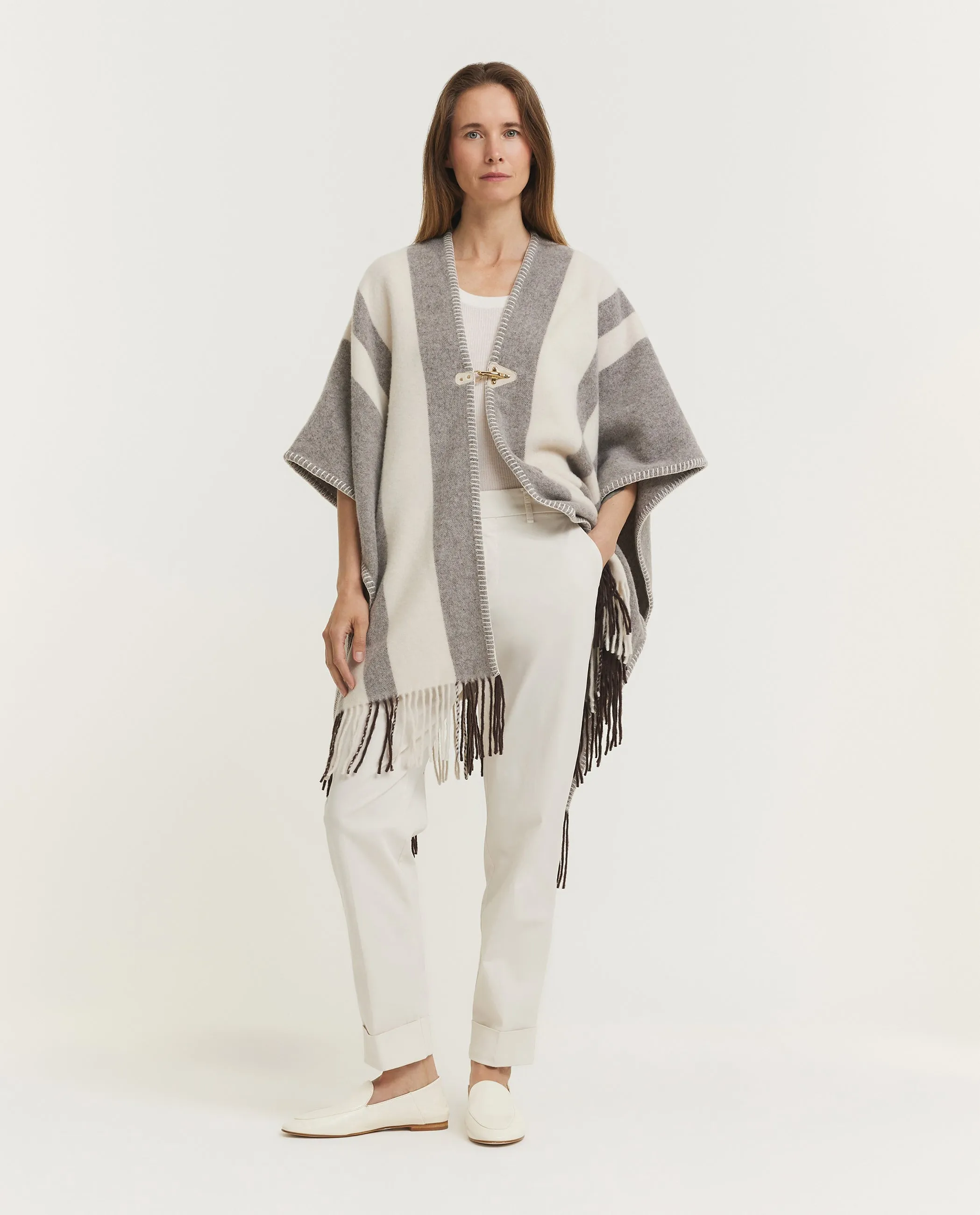 Wollen Haak Poncho - Lichtgrijs sold by Pauw Amsterdam product image thumbnail 3
