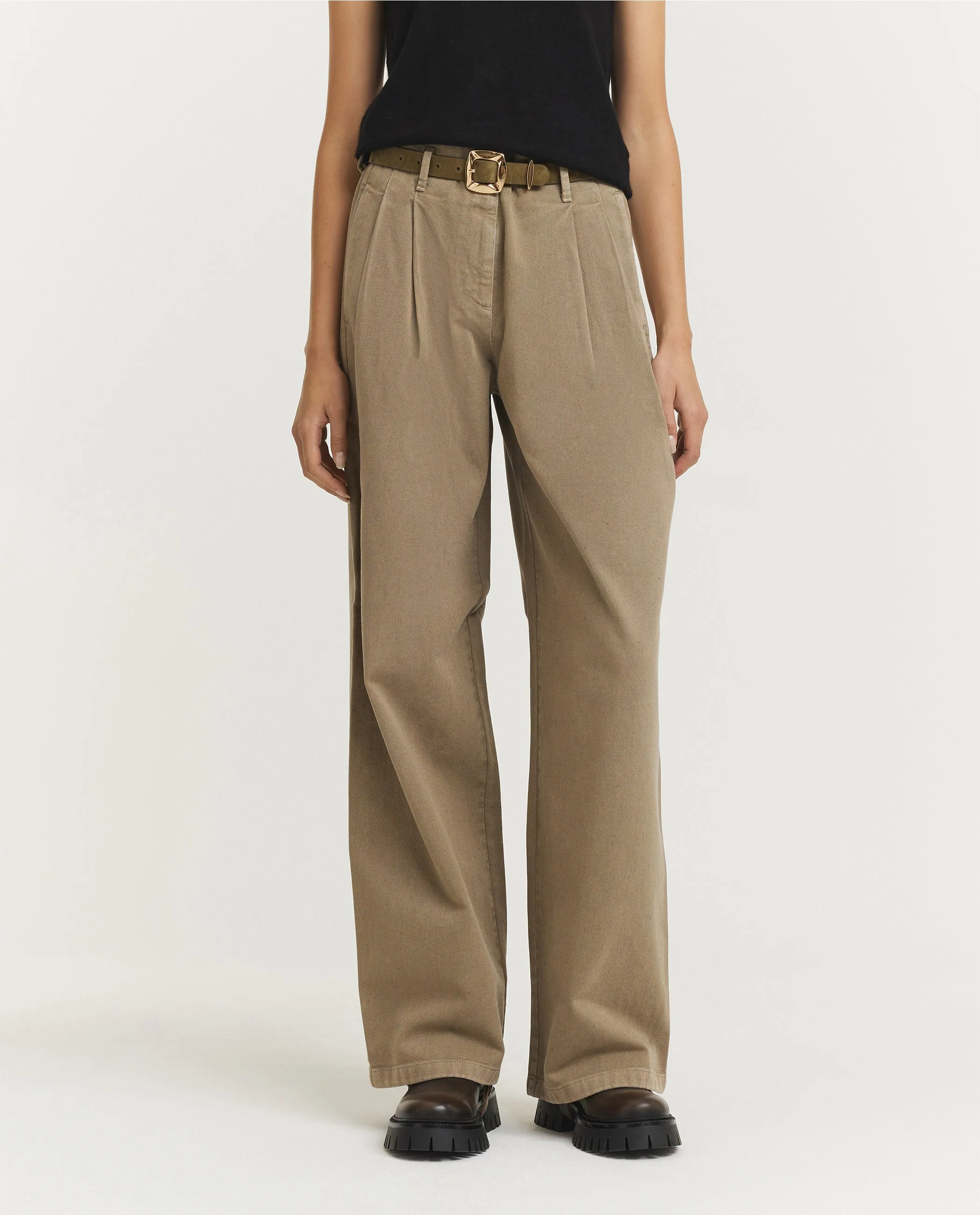 Wijde Geplooide Twill Broek - Lichtbruin sold by Pauw Amsterdam product image thumbnail 2