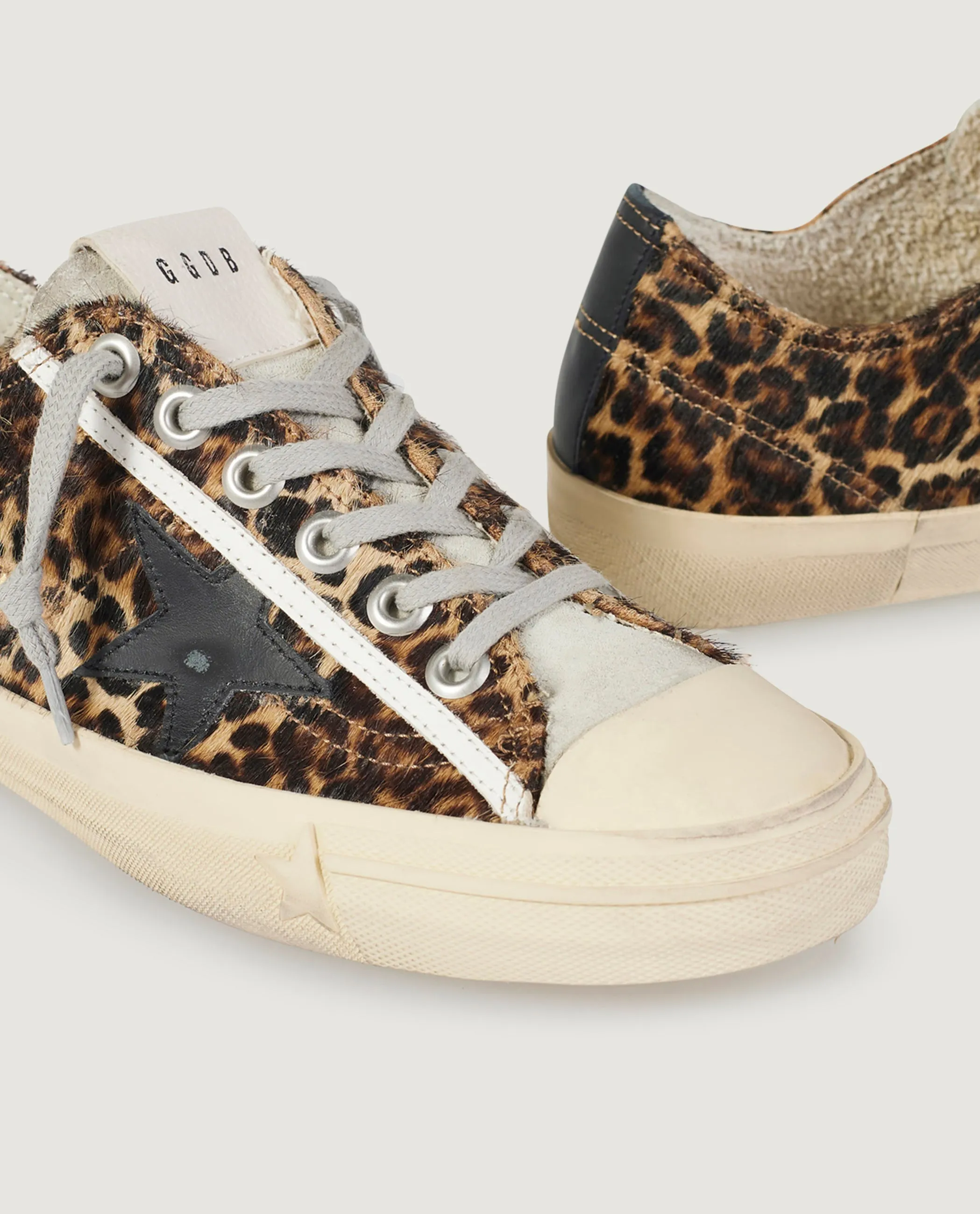 V-Star Sneakers - Bruin sold by Pauw Amsterdam product image thumbnail 2