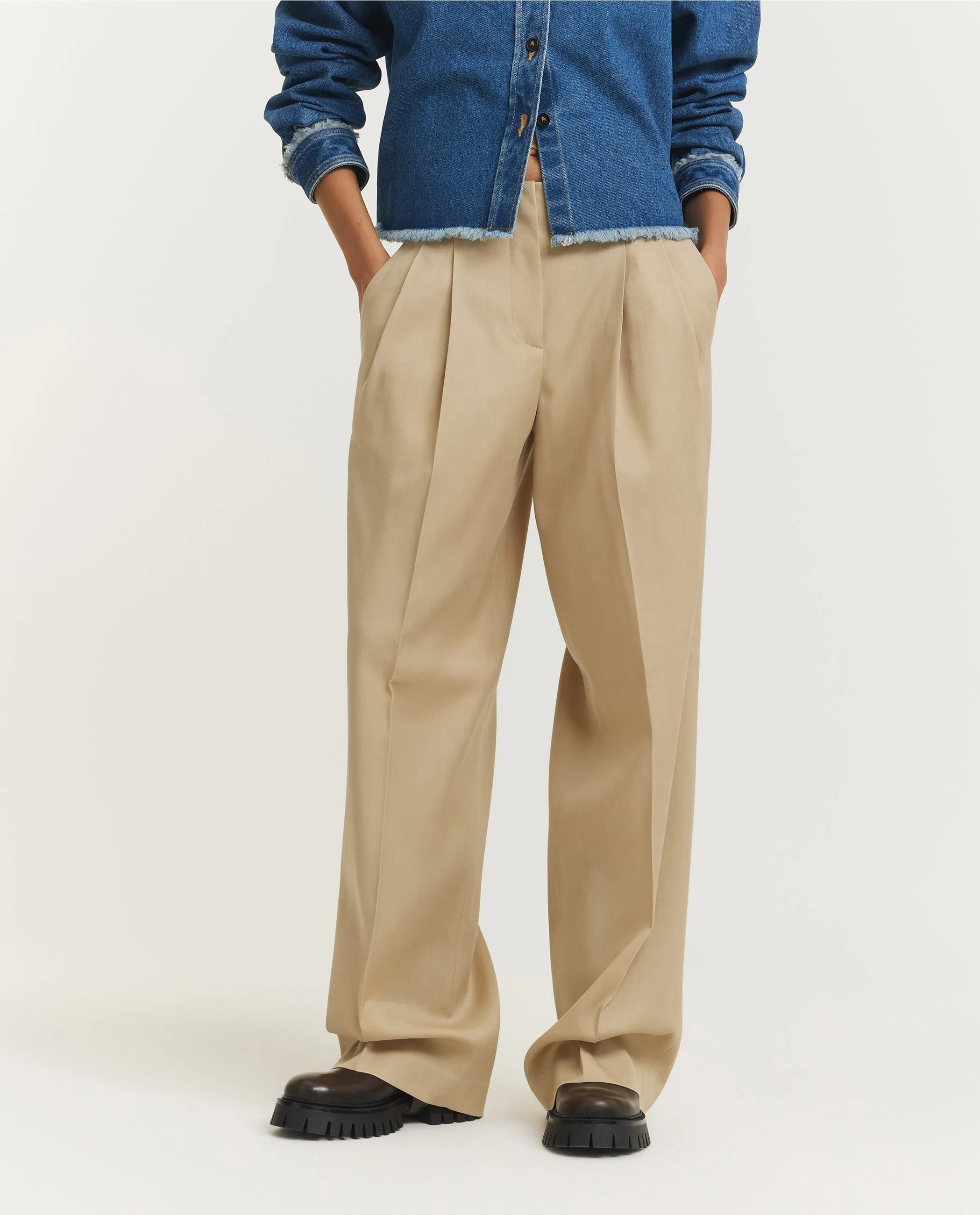 Wollen Geplooide Broek - Lichtbruin sold by Pauw Amsterdam product image thumbnail 2