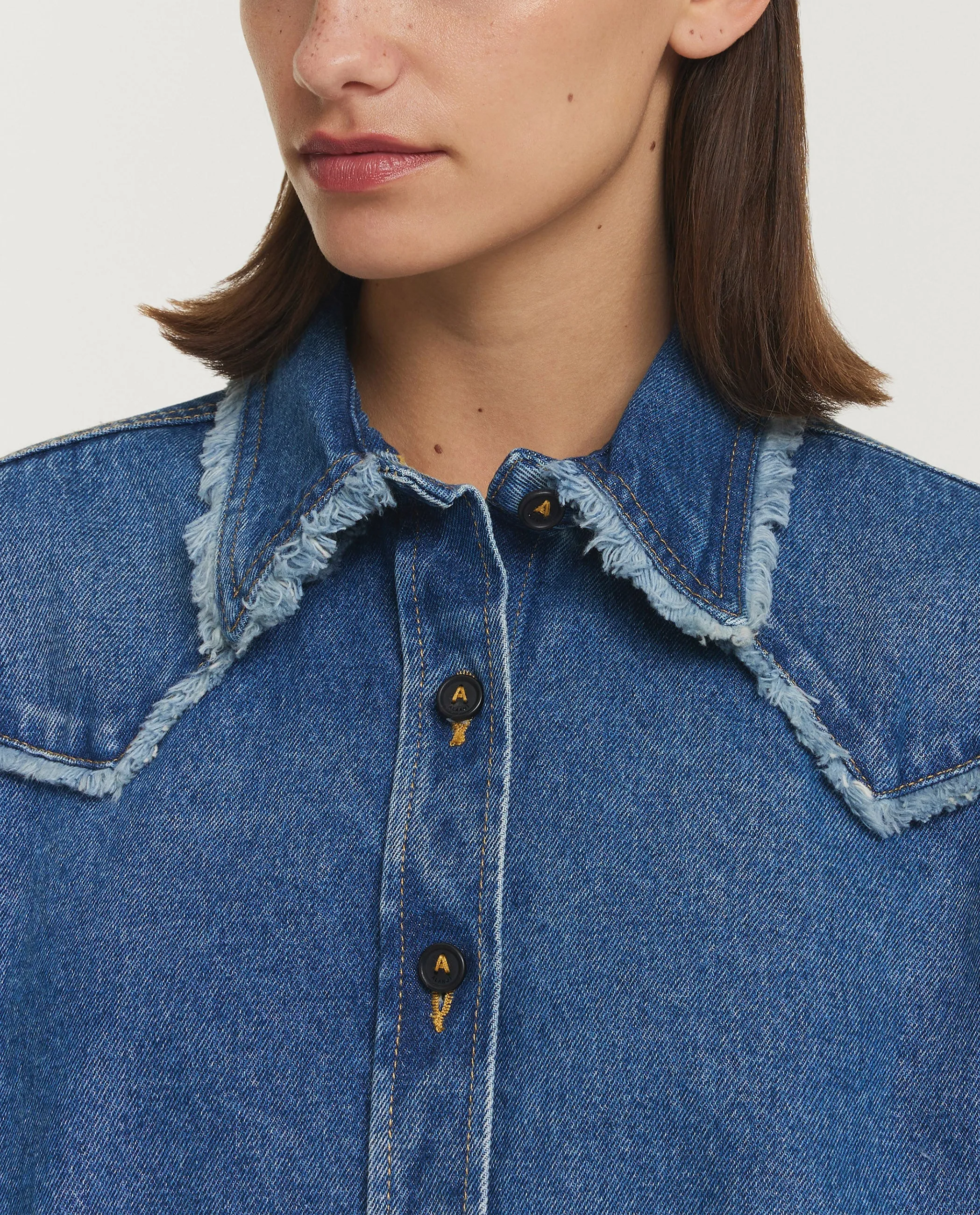 Pacific Roads Cropped Denim Shirt - Blauw sold by Pauw Amsterdam product image thumbnail 2