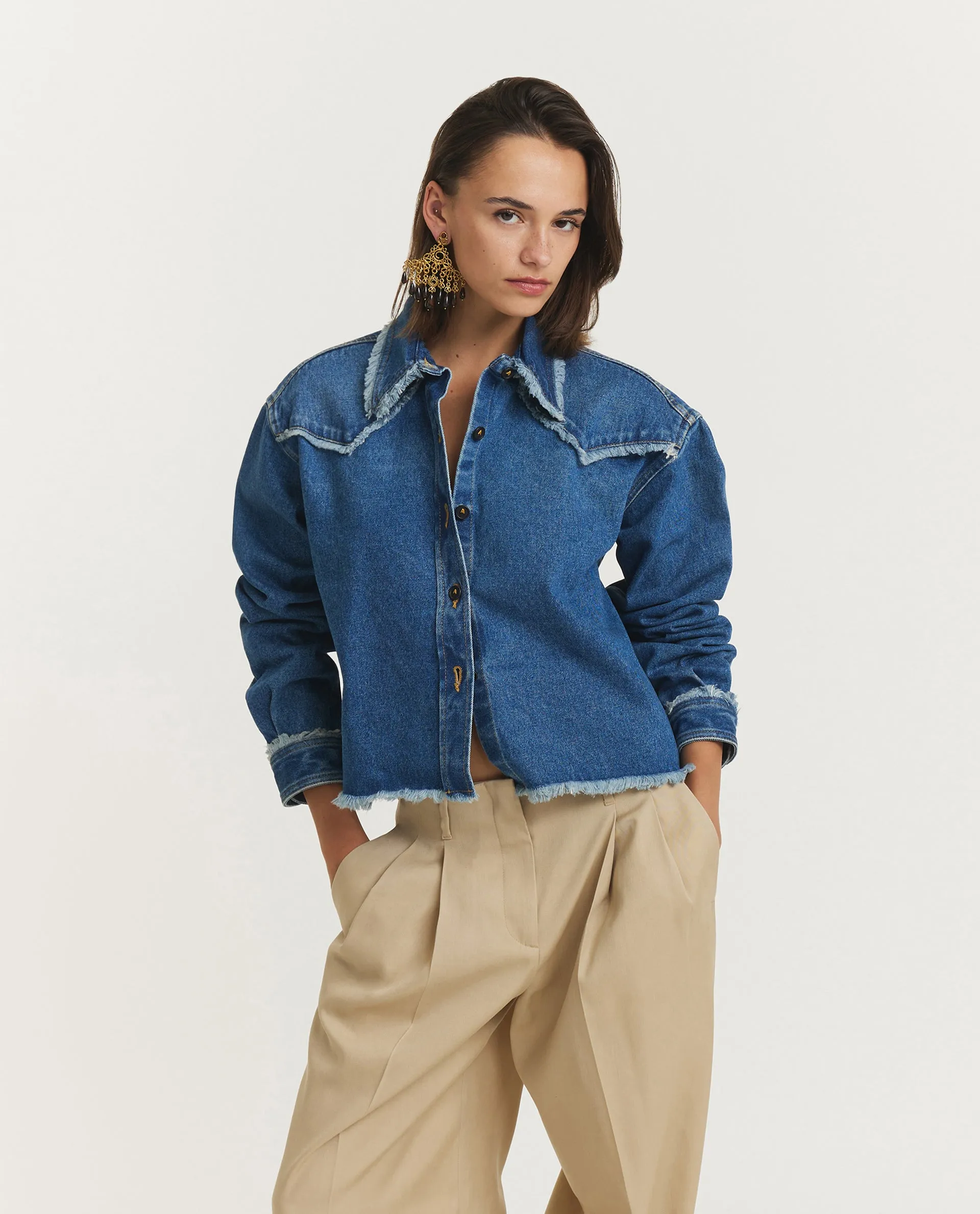 Pacific Roads Cropped Denim Shirt - Blauw sold by Pauw Amsterdam