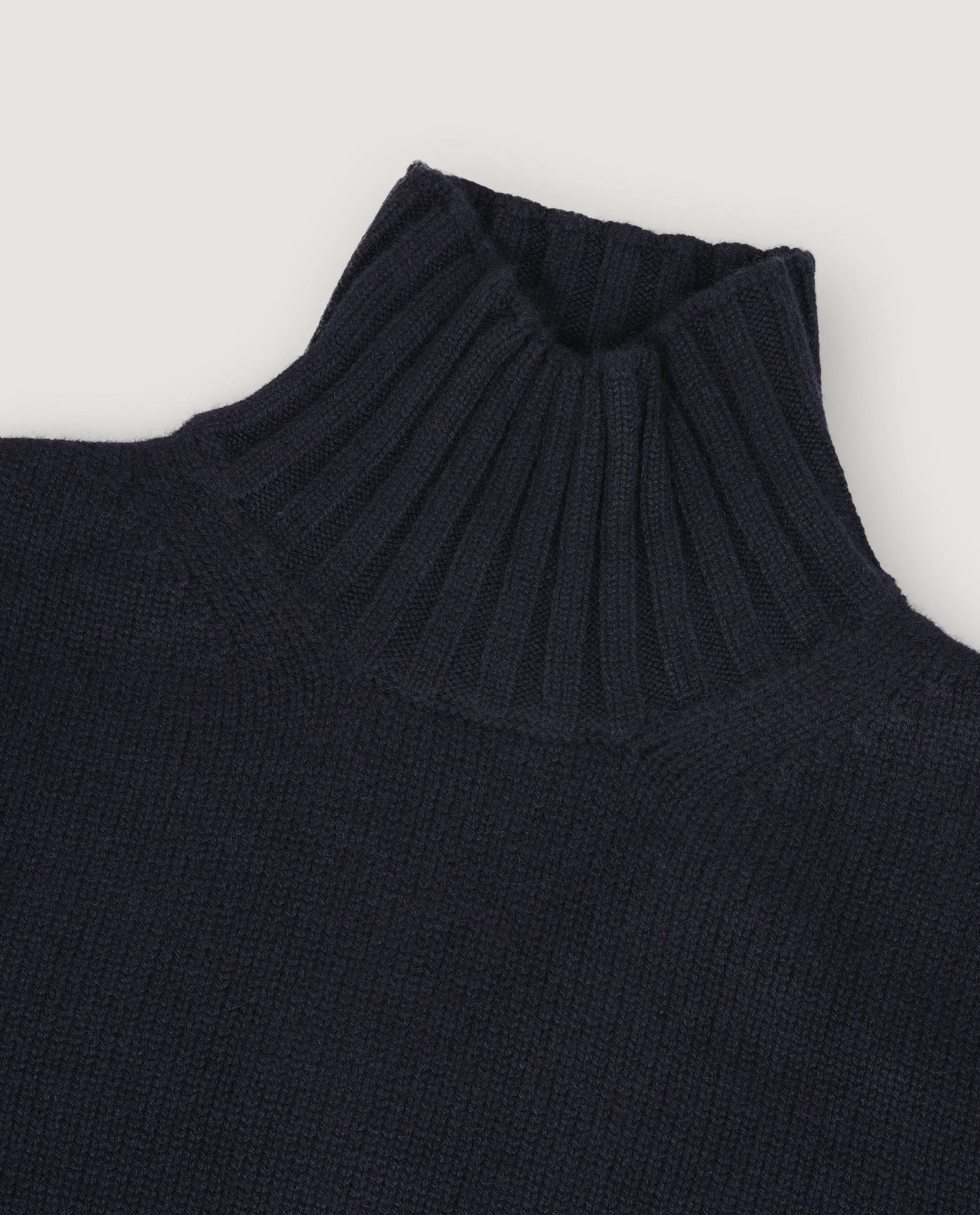 Grove Cashmere Trui - Donkerblauw sold by Pauw Amsterdam product image thumbnail 2