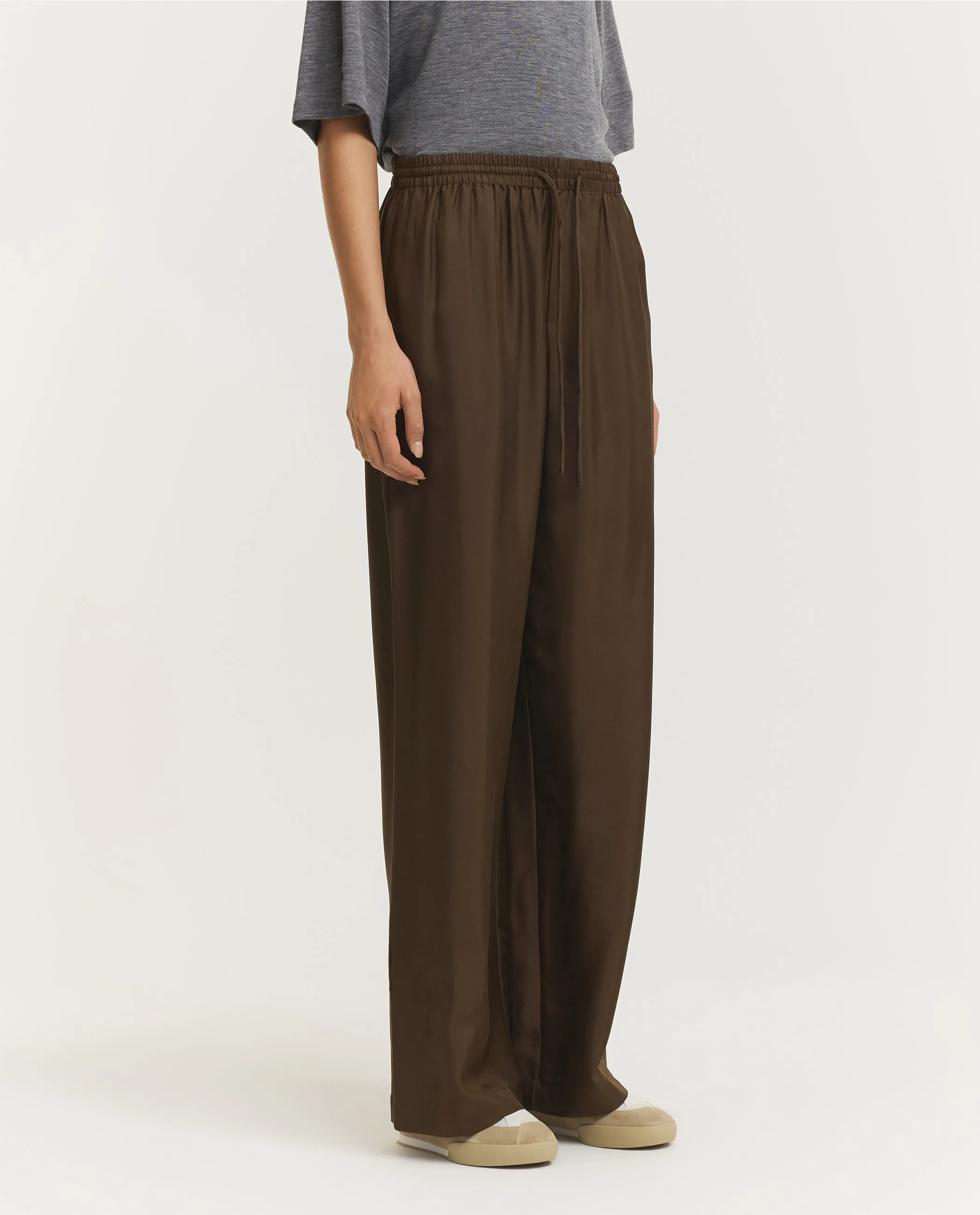 Zijden Wijde Broek - Donkerbruin sold by Pauw Amsterdam product image thumbnail 3