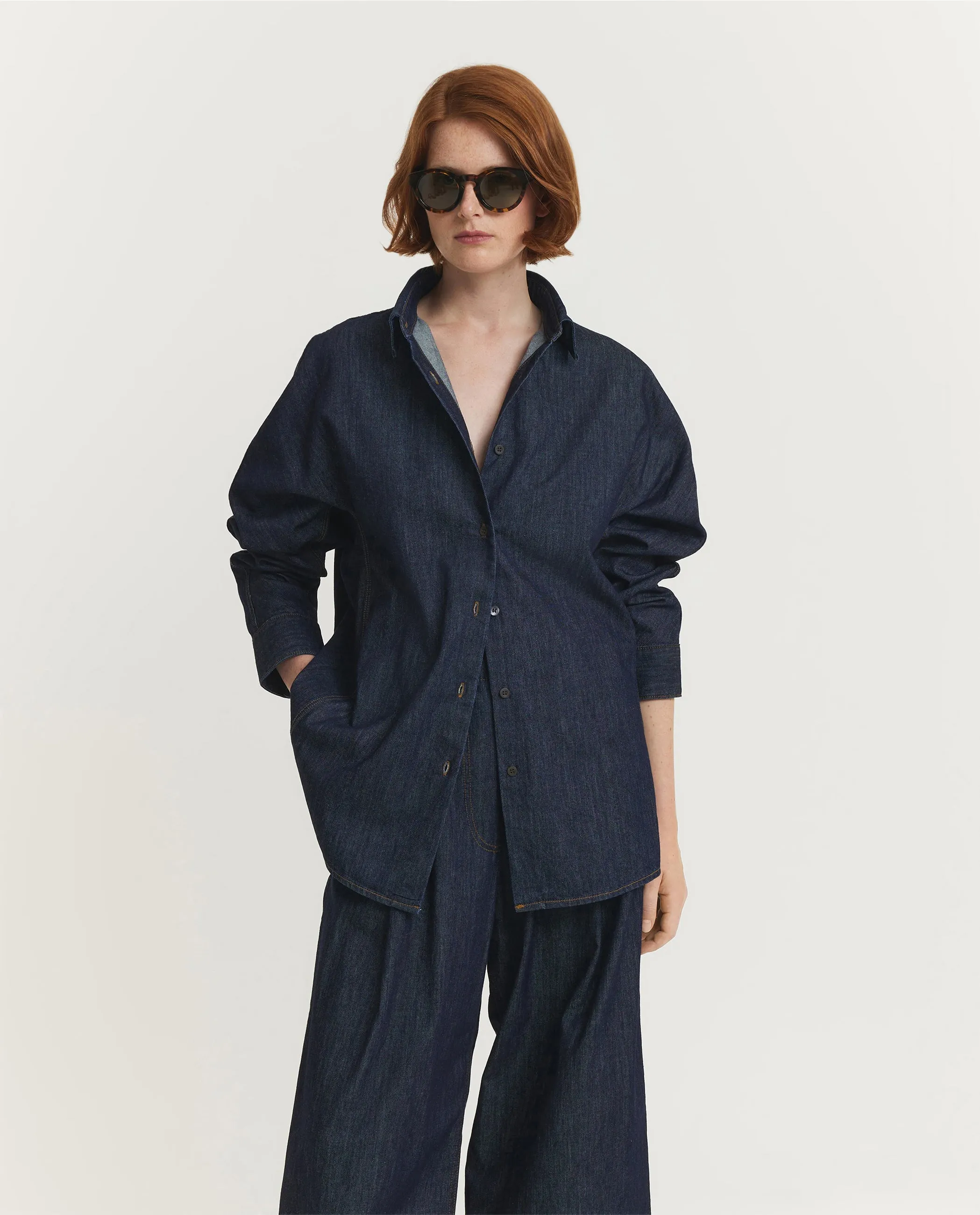 Wijd Casio Denim Shirt - Donkerblauw sold by Pauw Amsterdam