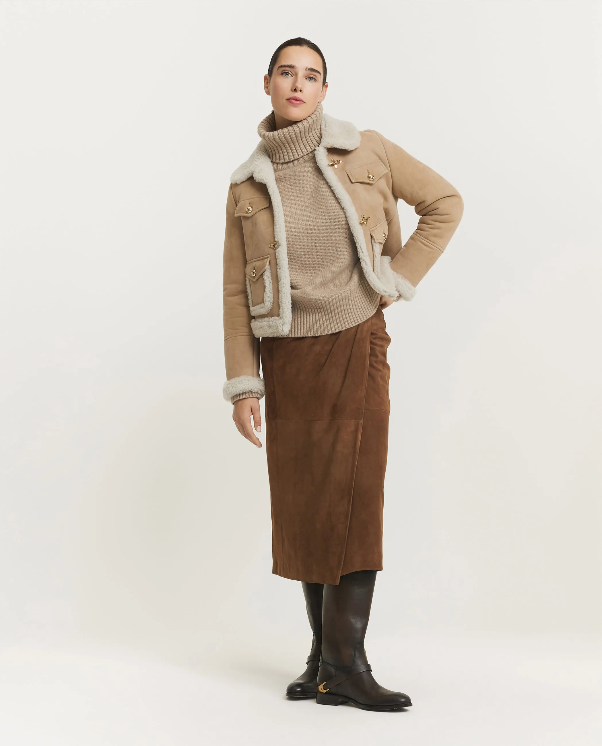 Cropped Shearling Jasje - Lichtbruin sold by Pauw Amsterdam product image thumbnail 3