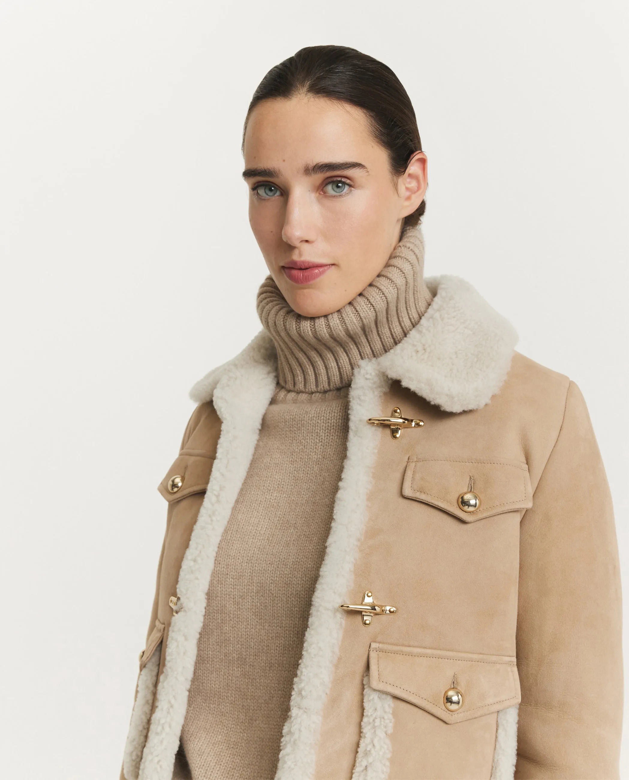 Cropped Shearling Jasje - Lichtbruin sold by Pauw Amsterdam product image thumbnail 2