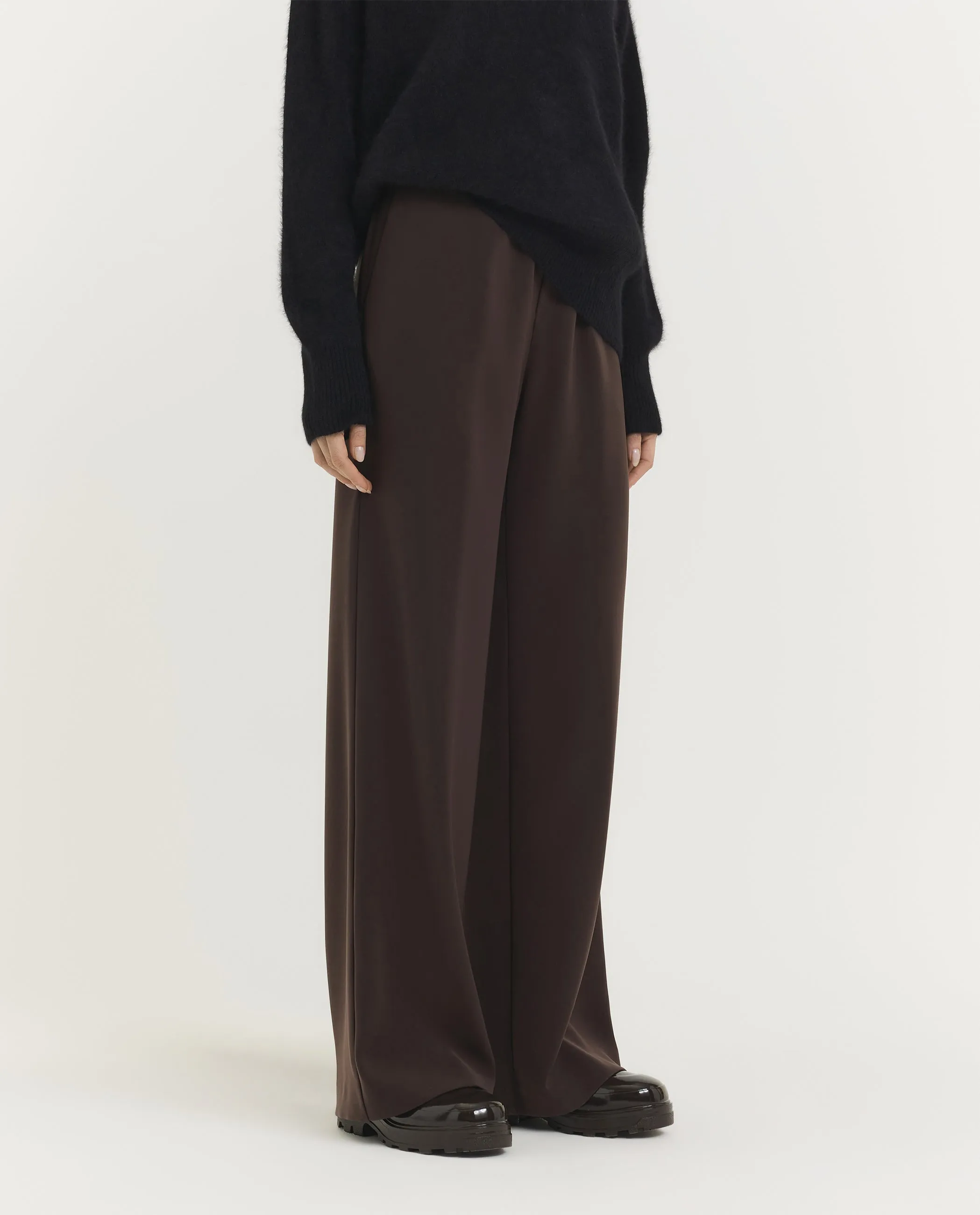 Matte Crepe Satin Broek - Bruin sold by Pauw Amsterdam product image thumbnail 3