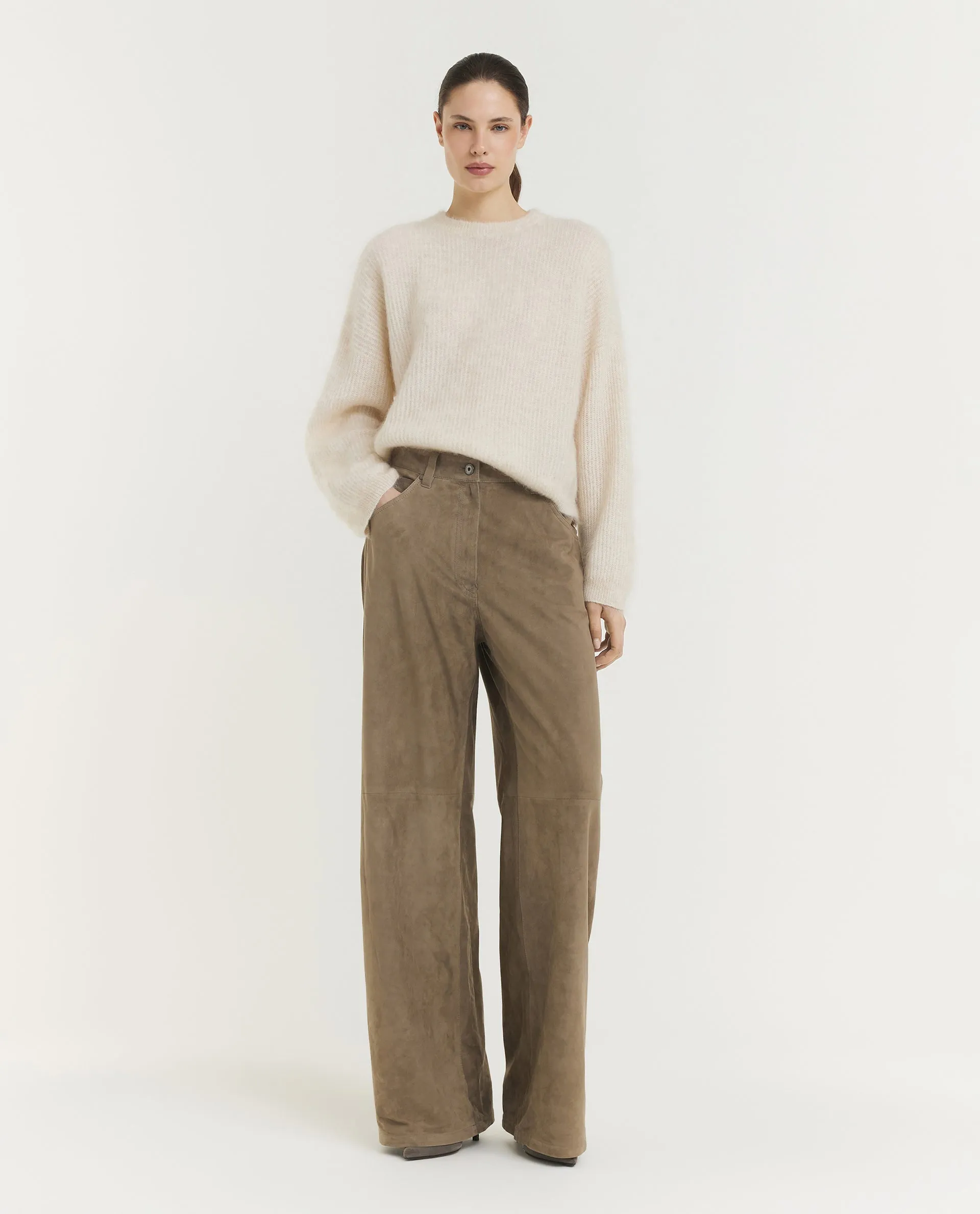 Rechte Suède Broek sold by Pauw Amsterdam