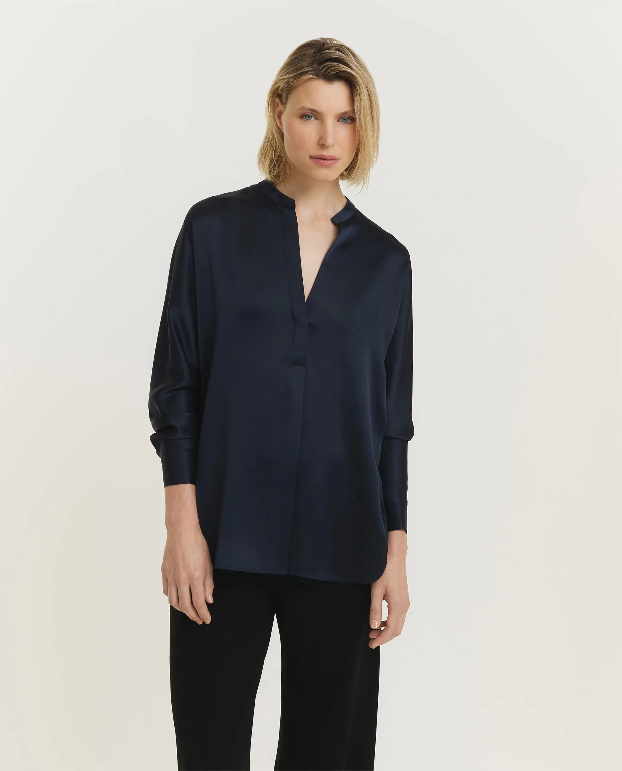 Band Collar Blouse - Donkerblauw sold by Pauw Amsterdam