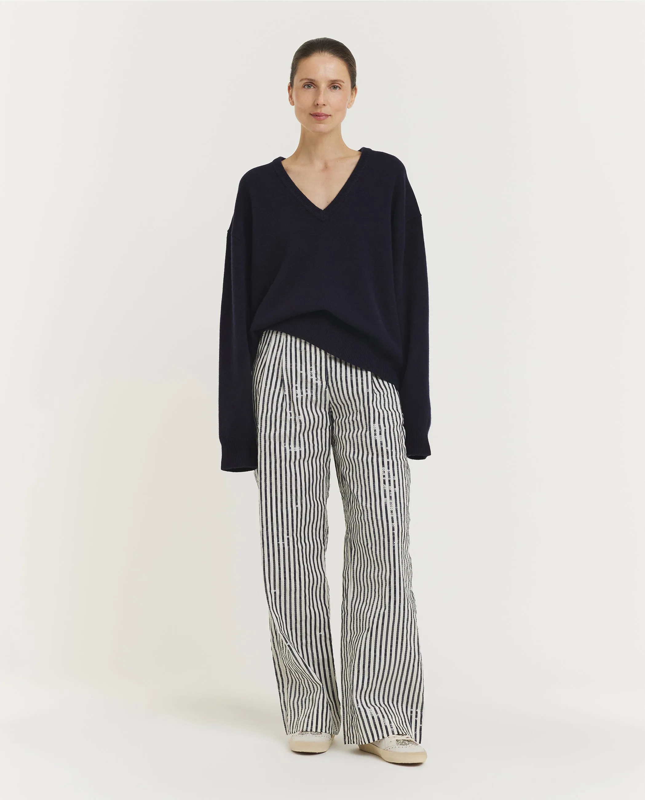 n°457 Jack Cashmere V-Neck Trui - Donkerblauw sold by Pauw Amsterdam product image thumbnail 3