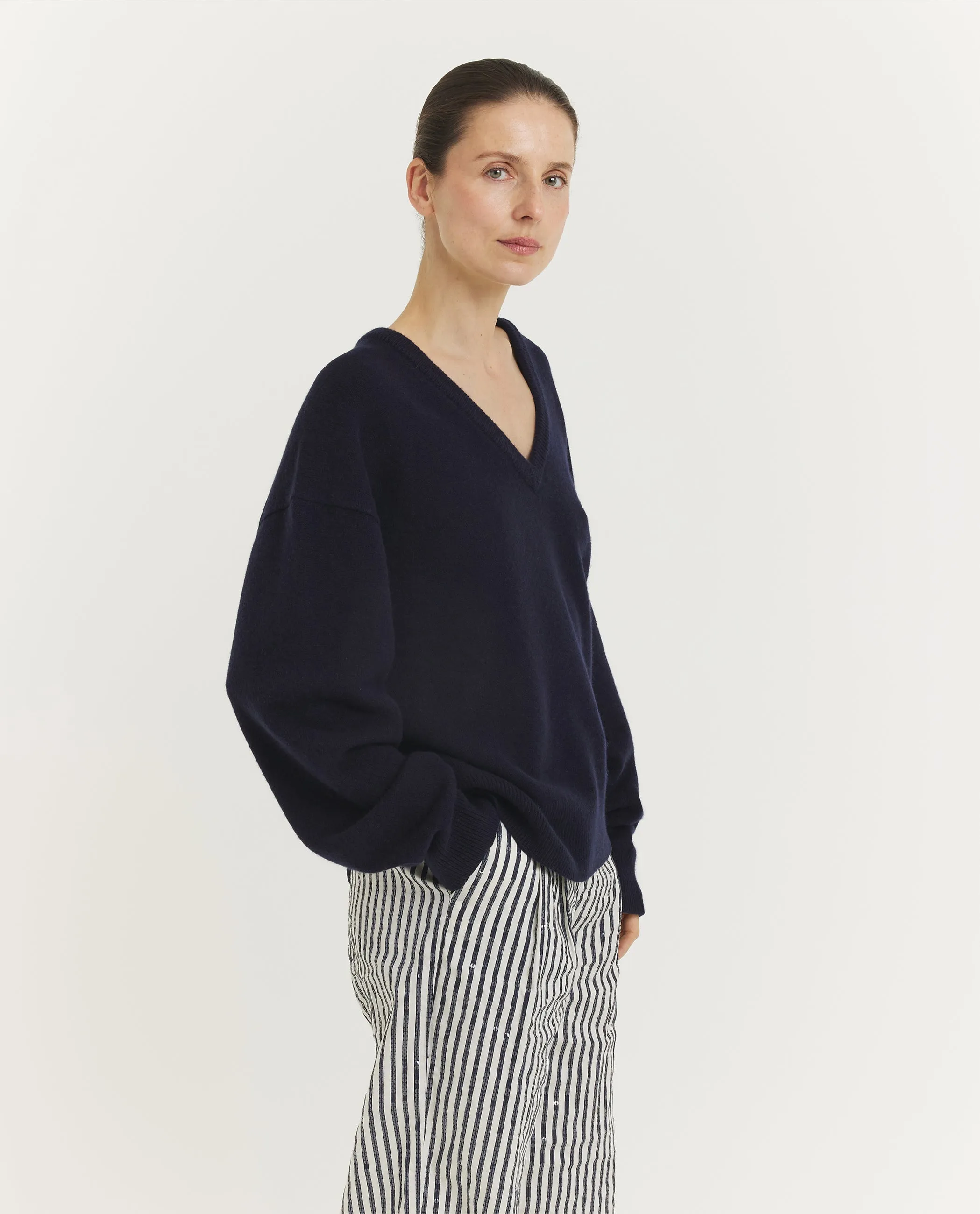 n°457 Jack Cashmere V-Neck Trui - Donkerblauw sold by Pauw Amsterdam product image thumbnail 4