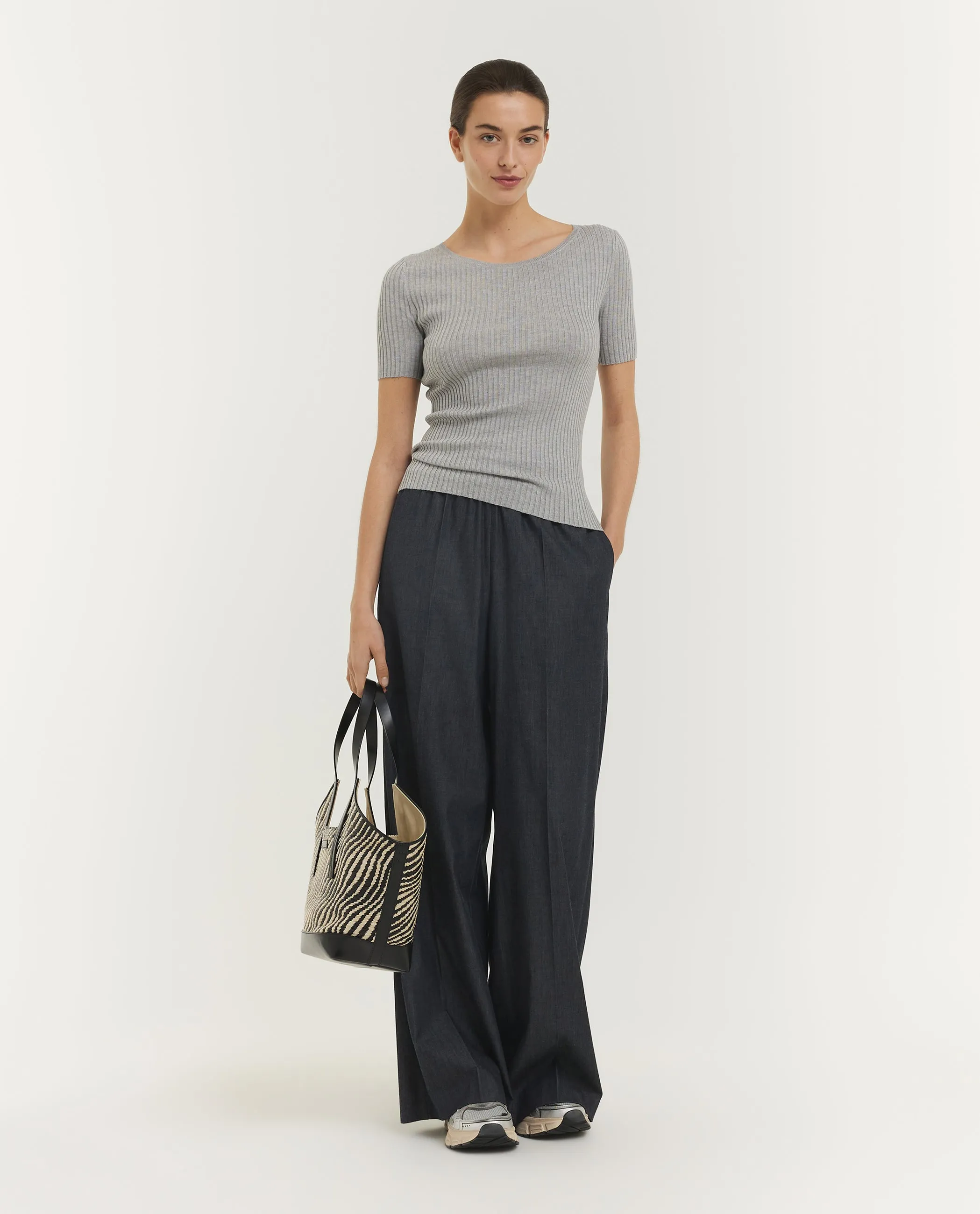 Zijden Cashmere SS Top sold by Pauw Amsterdam product image thumbnail 3