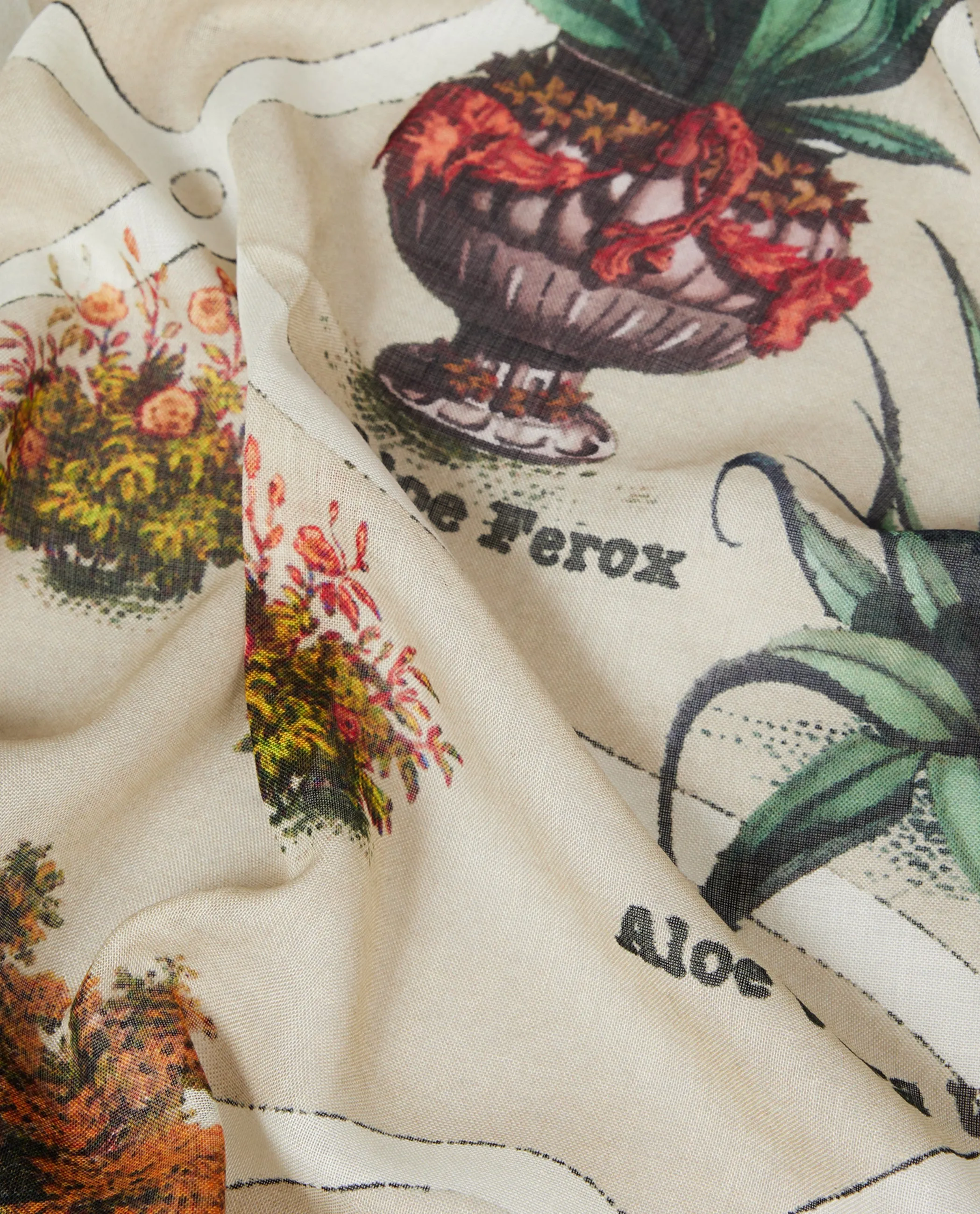 Oversized Wol Zijden Shawl sold by Pauw Amsterdam product image thumbnail 2