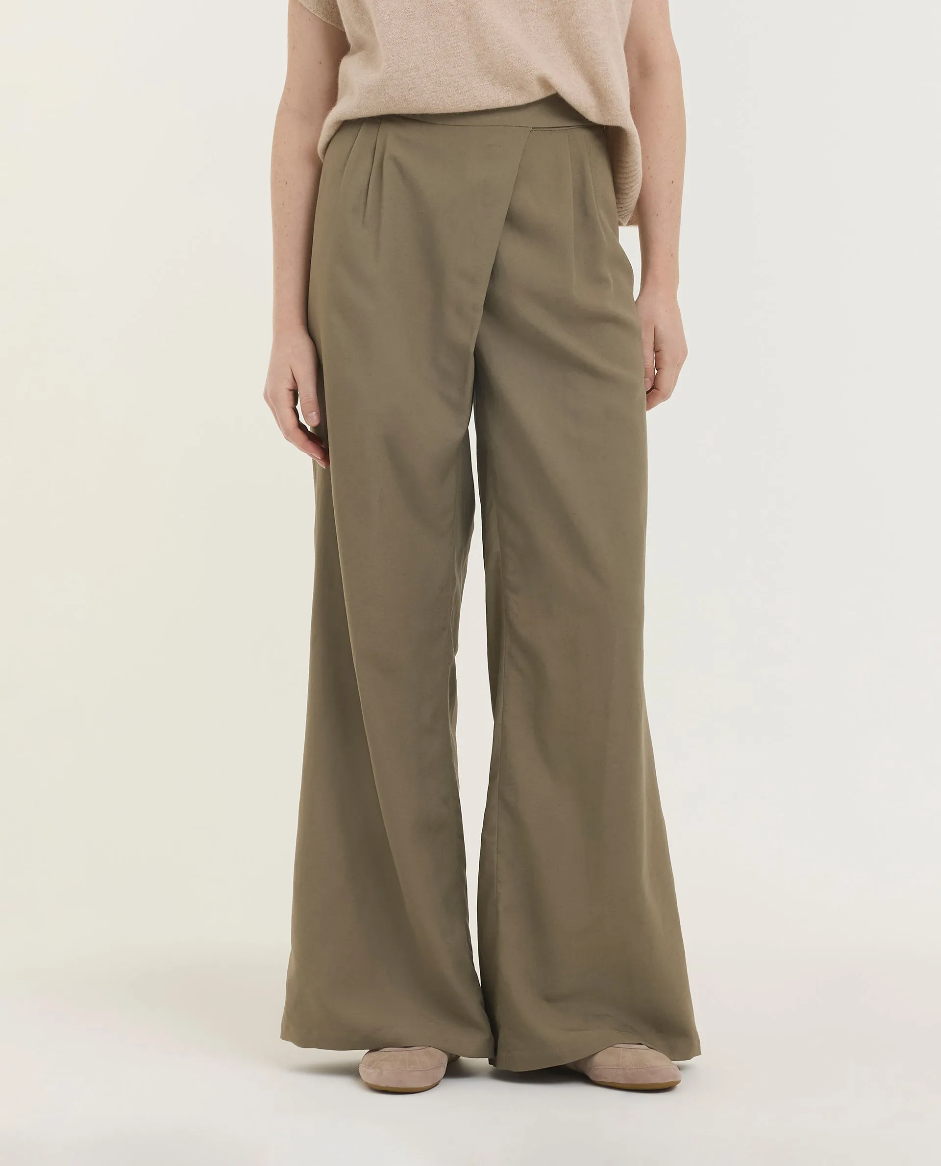 Lichtgewicht Sienna Broek sold by Pauw Amsterdam product image thumbnail 2