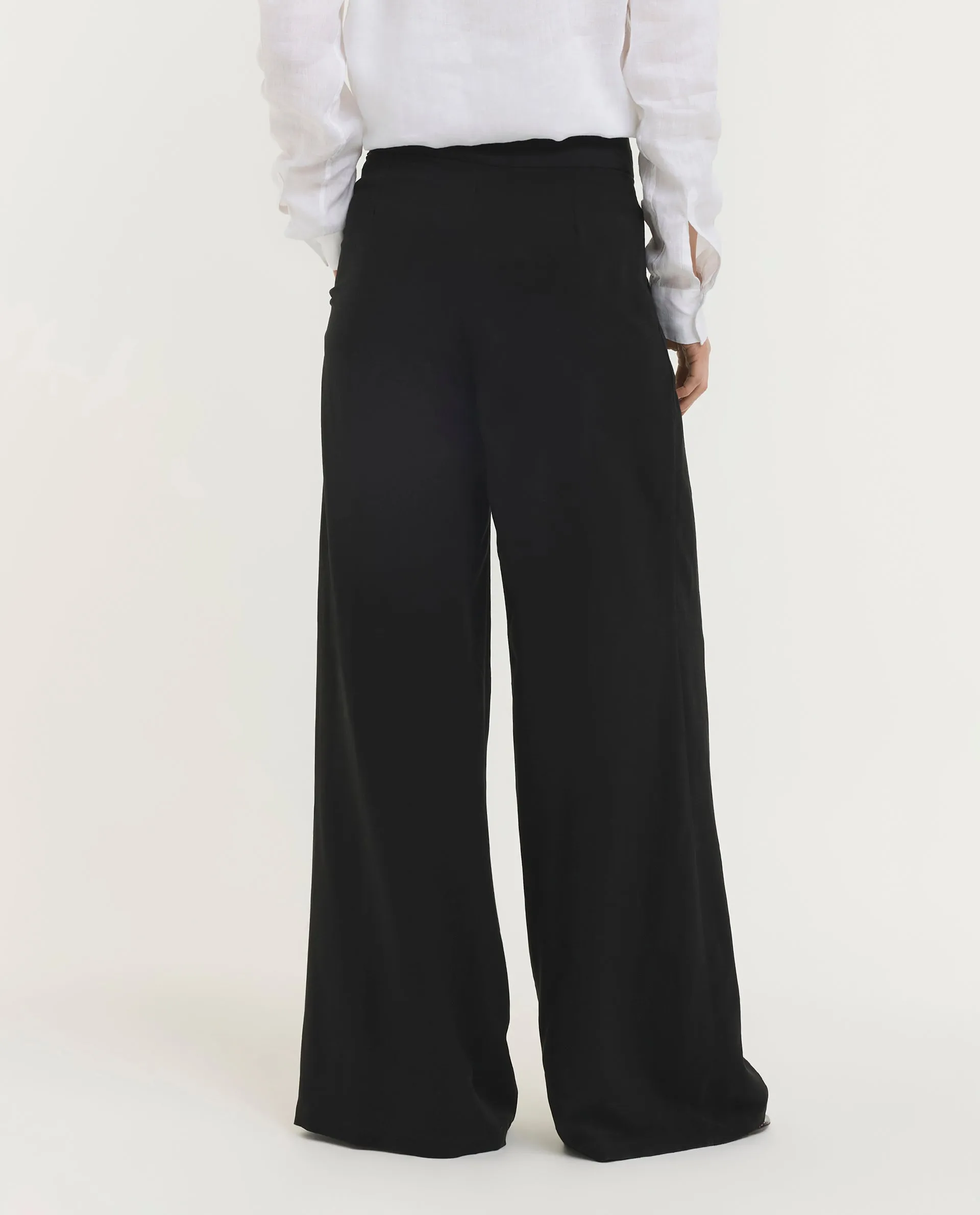 Lichtgewicht Sienna Broek sold by Pauw Amsterdam product image thumbnail 4