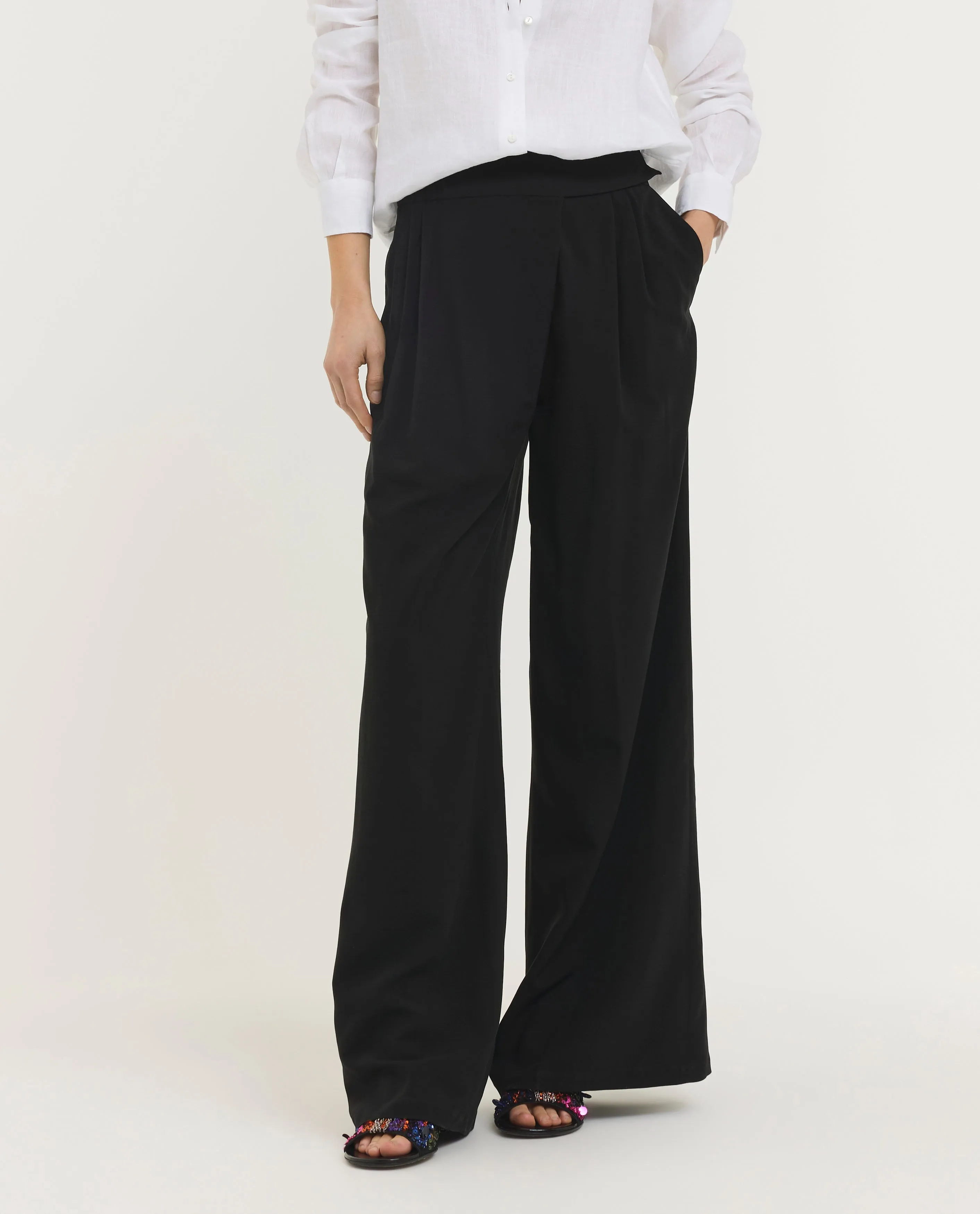 Lichtgewicht Sienna Broek sold by Pauw Amsterdam product image thumbnail 2