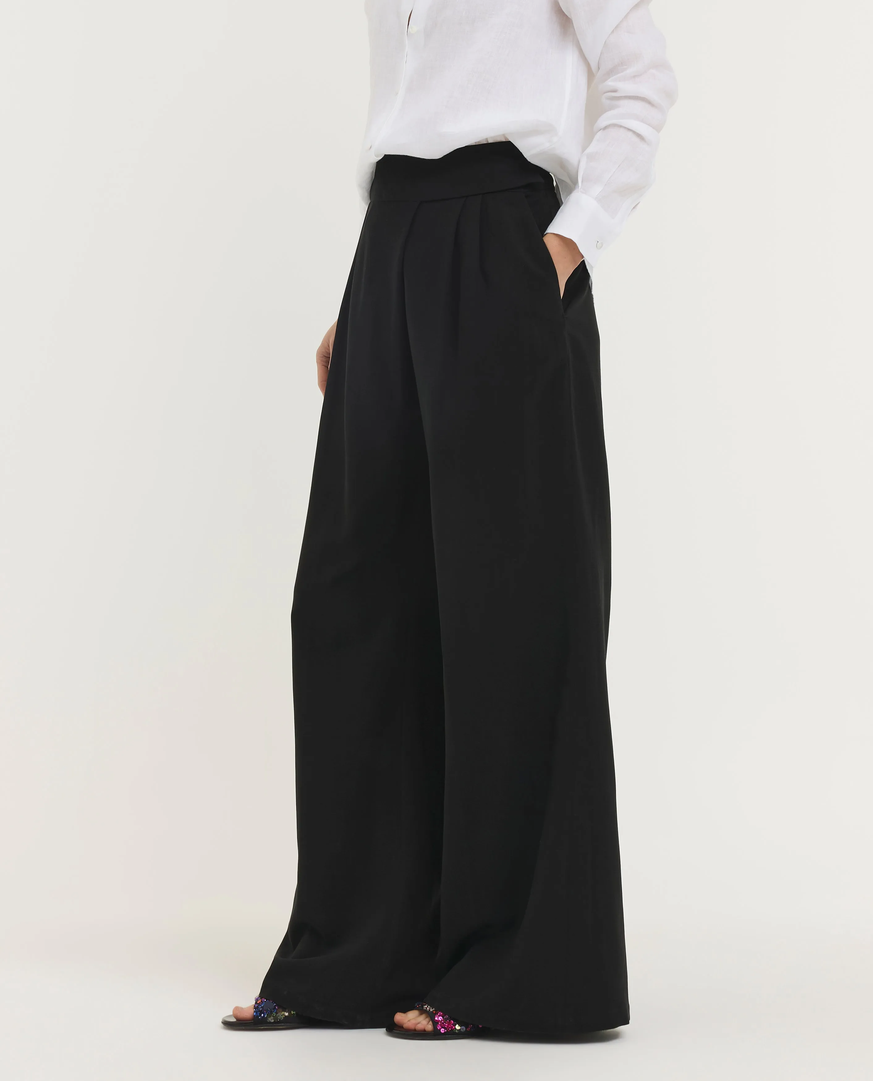Lichtgewicht Sienna Broek sold by Pauw Amsterdam product image thumbnail 3