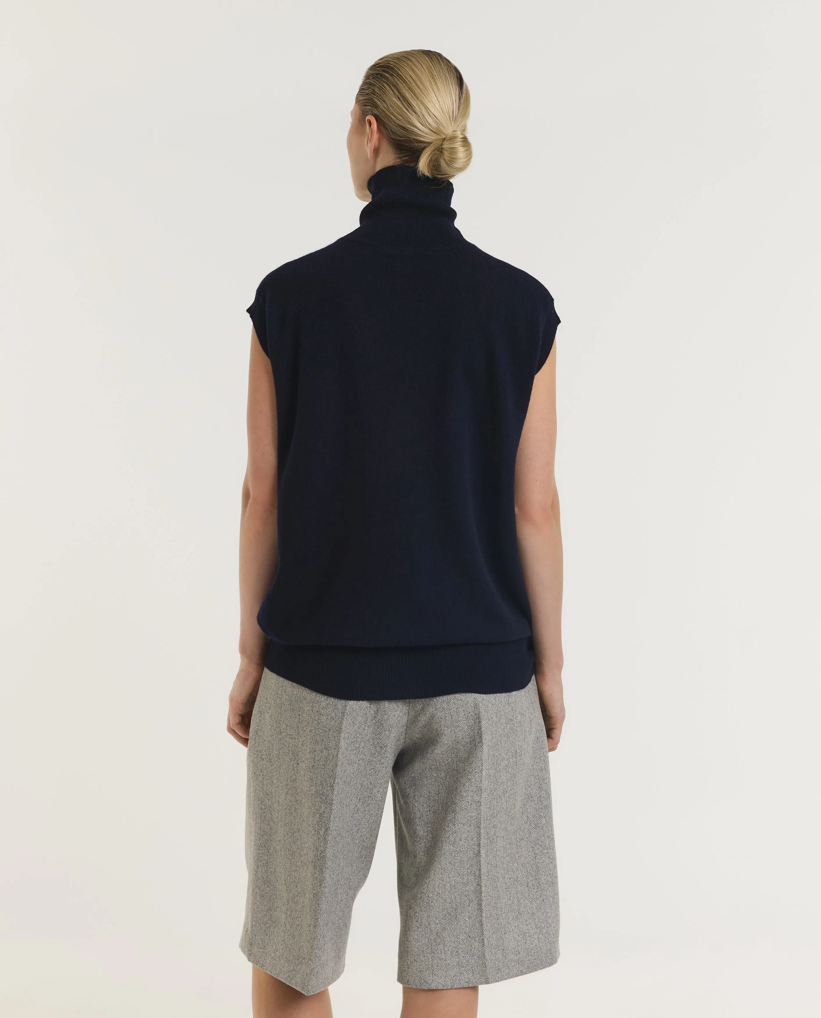 Mouwloze Cashmere Coltrui sold by Pauw Amsterdam product image thumbnail 5