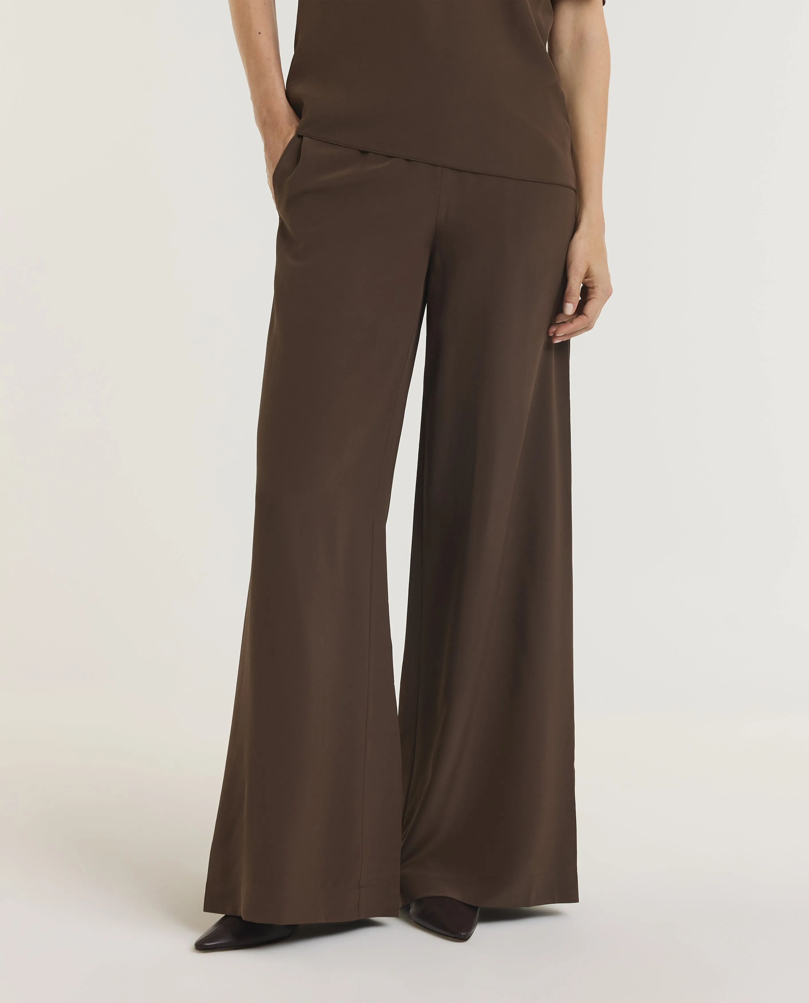 Rihani Zijden Broek sold by Pauw Amsterdam product image thumbnail 2