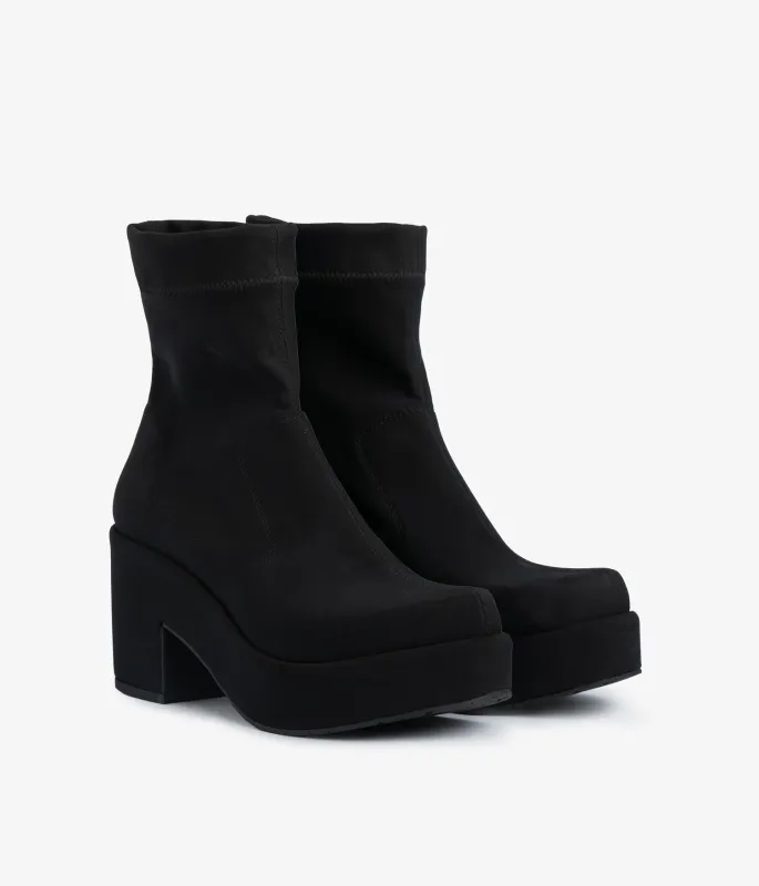 daneta / black 2-way stretch sold by Pedro Garcia