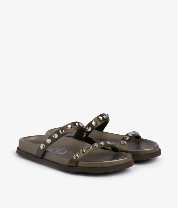 doyel / olivade satin-greige sold by Pedro Garcia