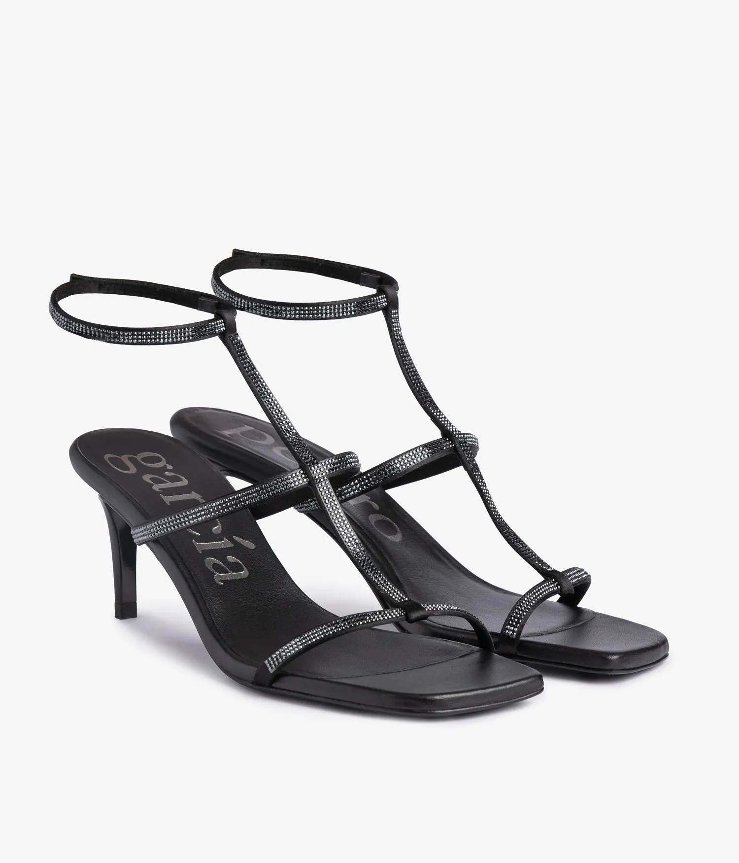 ita / black satin-jet hematite sold by Pedro Garcia