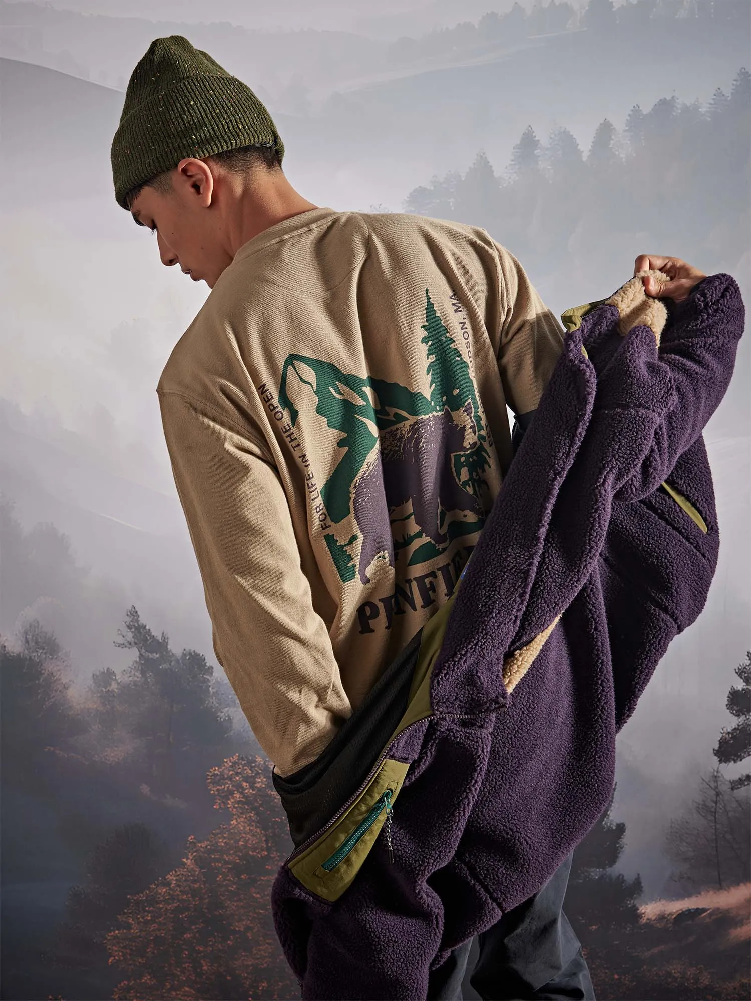 Black Bear Long Sleeve T-Shirt in Chinchilla sold by Penfield product image thumbnail 2