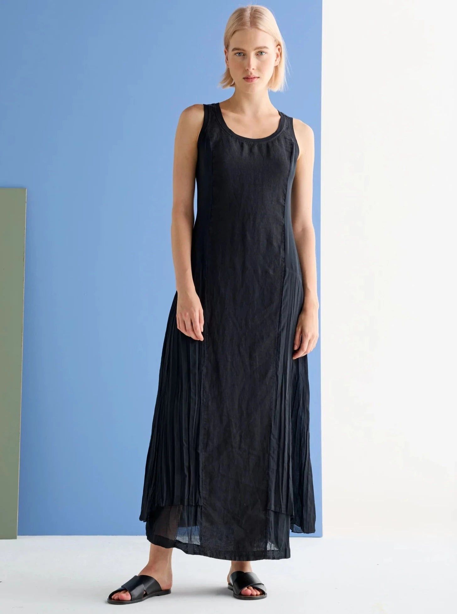 EUROPEAN CULTURE - Robe sans manches sold by Pepin