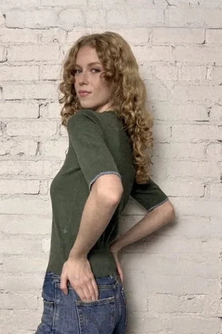 Crew Neck Short Sleeve Pullover sold by Pepin