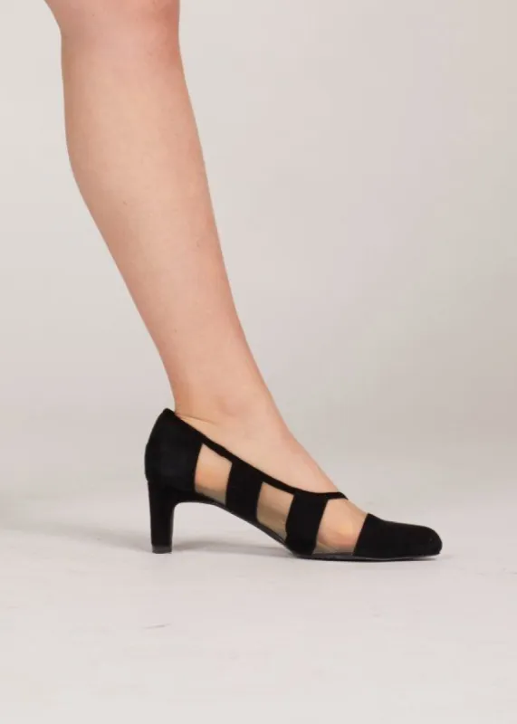 Intentionally Blank Art Pumps Black sold by Pepin