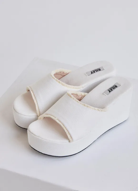 Siesta Fray Mule Heel - Creme sold by Peppermayo