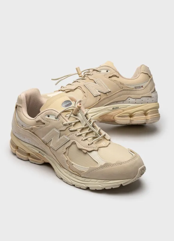 Mens - 2002 Sneaker - Sandstone sold by Peppermayo